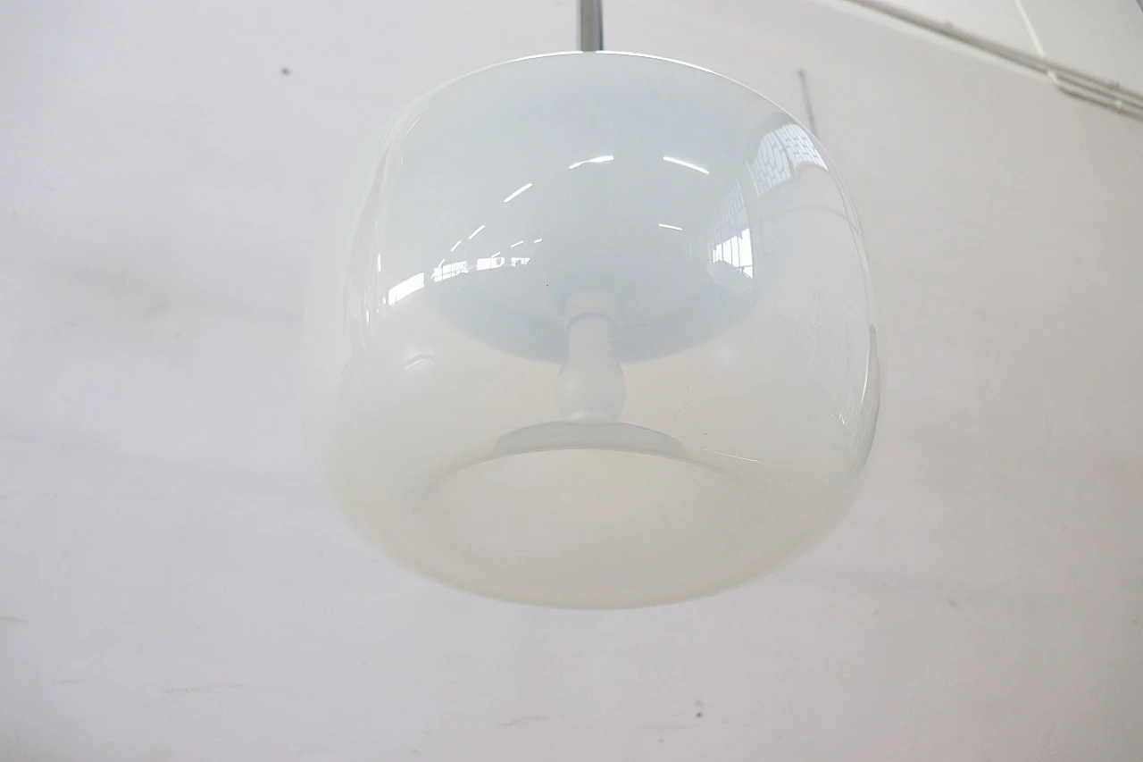 Lampadario in vetro bianco opalino e metallo cromato, anni '60 8