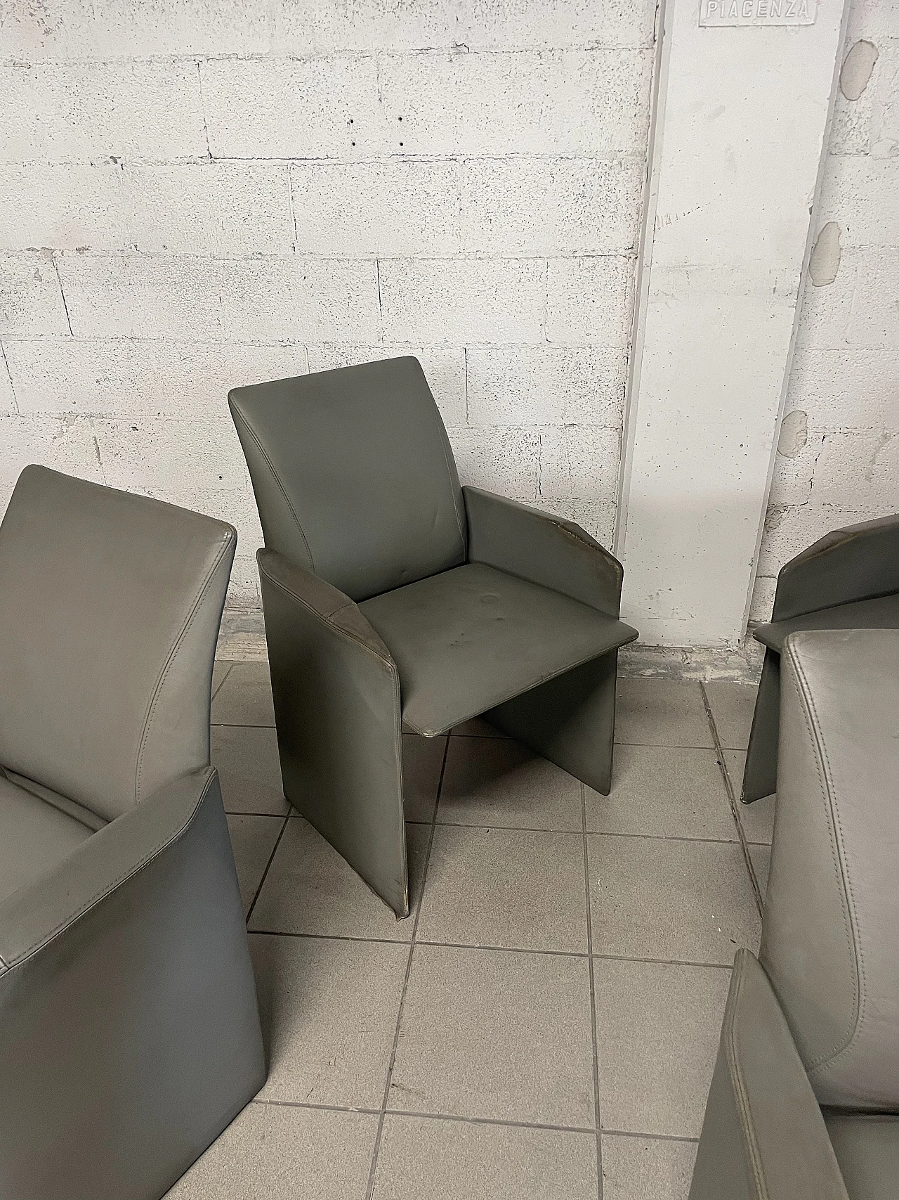 4 Leather armchairs by G. Offredi for Saporiti Italia, 1980s 6