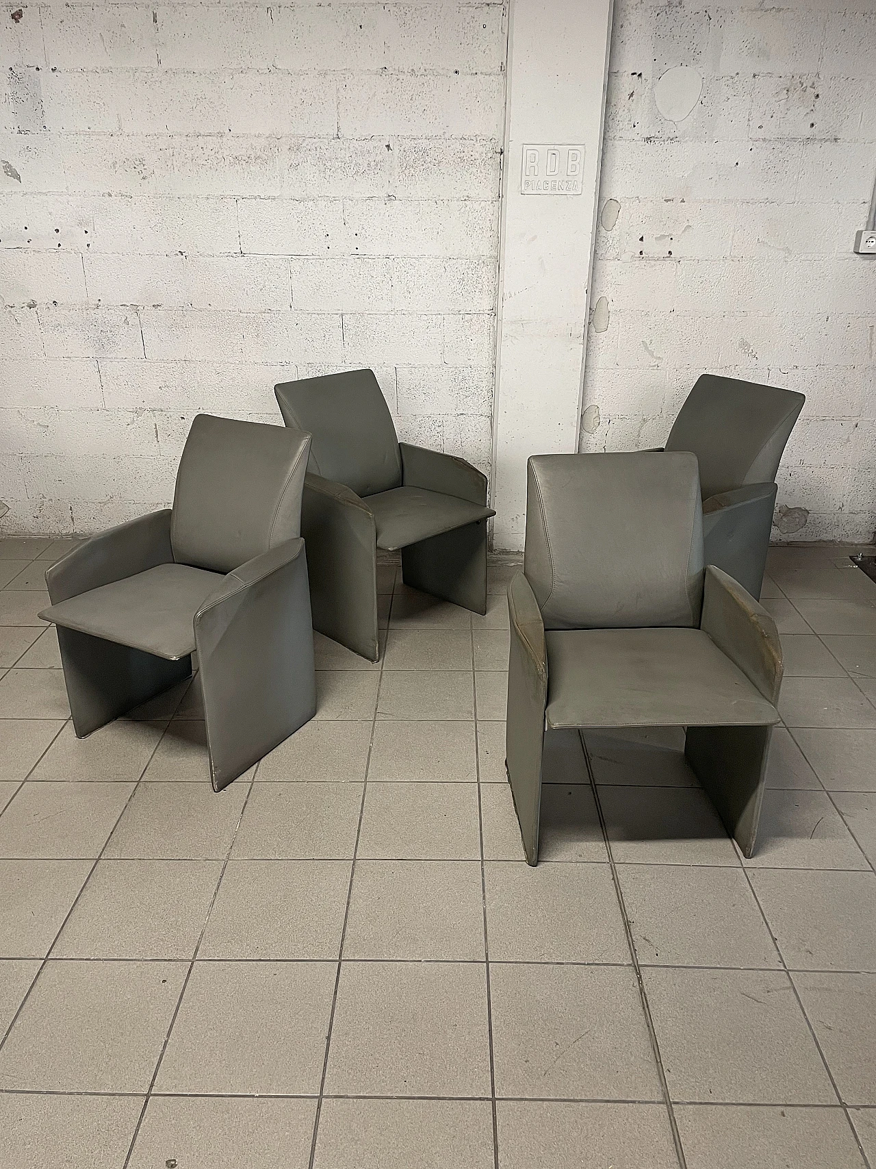 4 Leather armchairs by G. Offredi for Saporiti Italia, 1980s 8