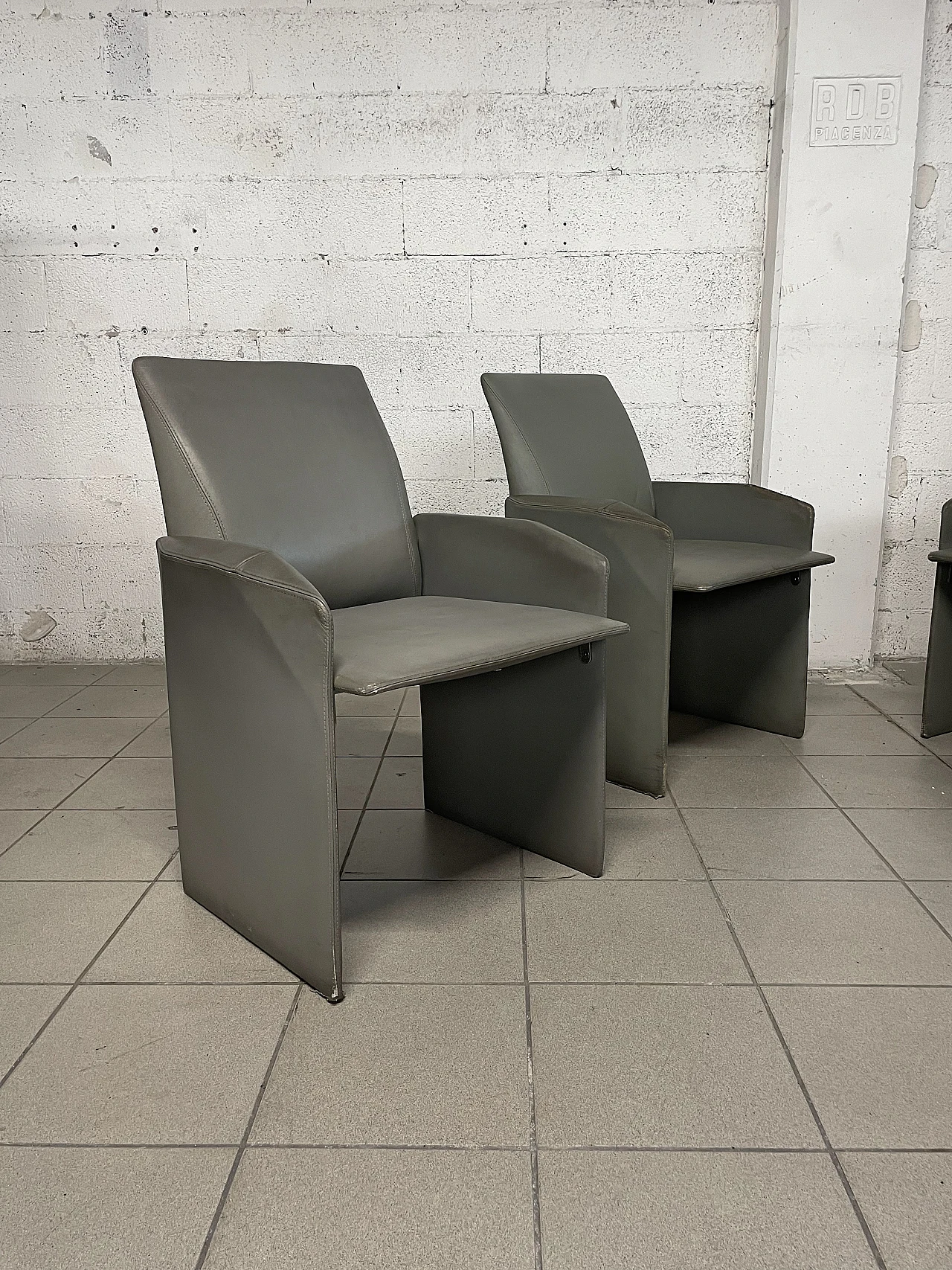 4 Leather armchairs by G. Offredi for Saporiti Italia, 1980s 9