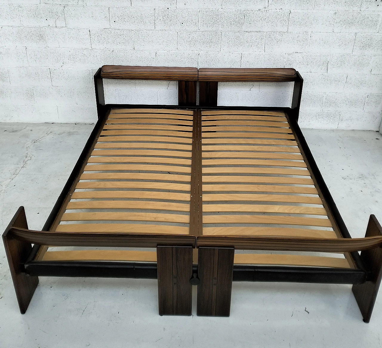 Artona double bed by A. & T. Scarpa for Maxalto, 1970s 4