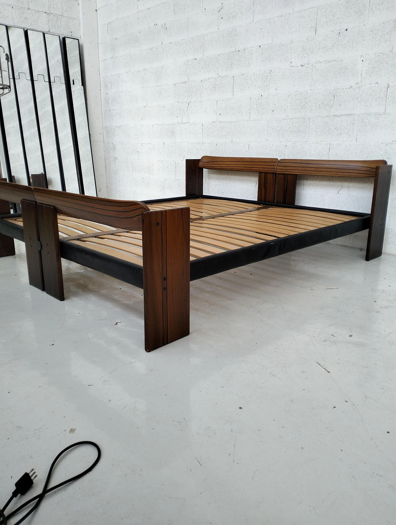 Artona double bed by A. & T. Scarpa for Maxalto, 1970s 10