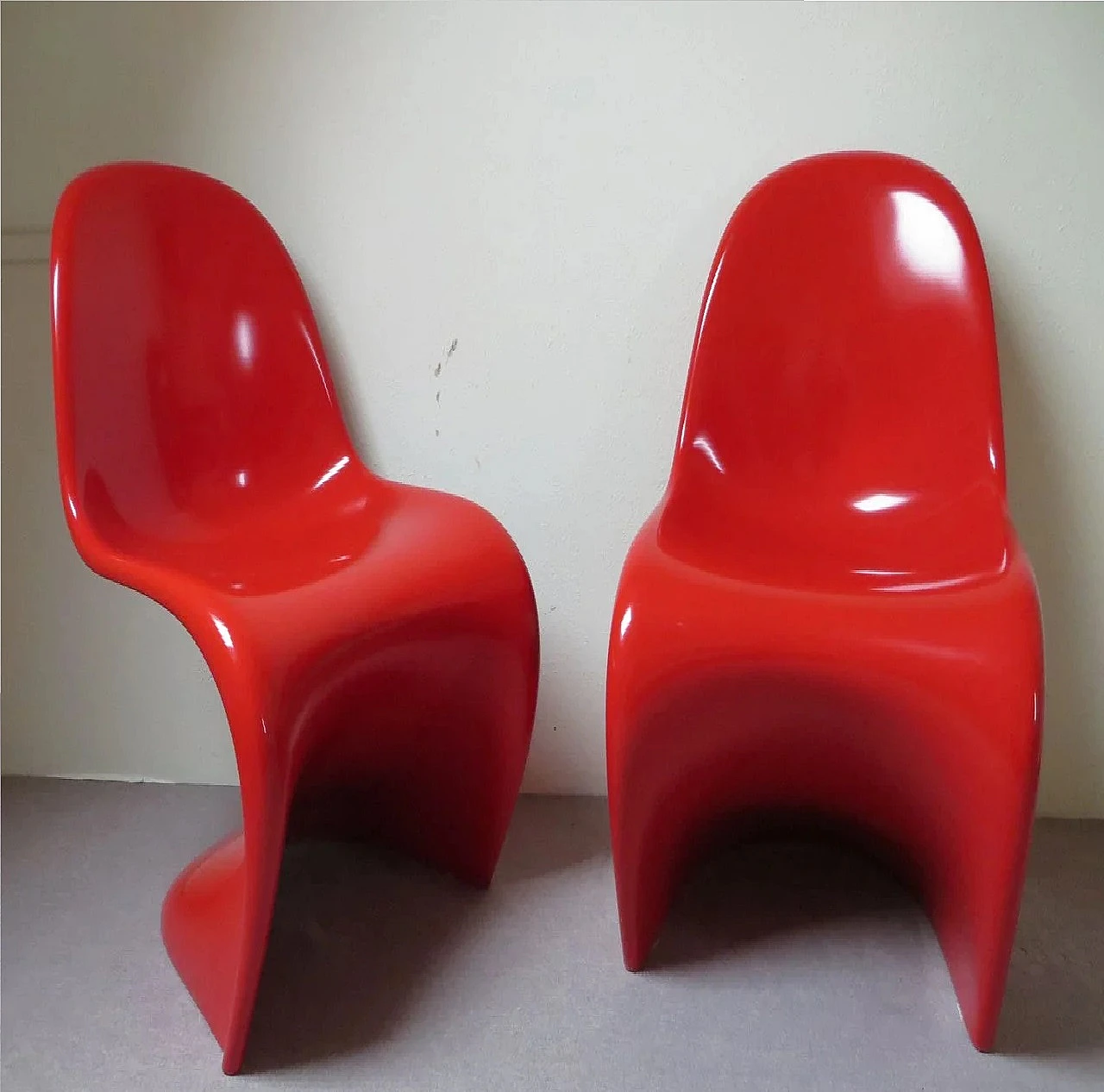 Pair of fiberglass S chairs by Panton Verner for Vitra, 1980s 1