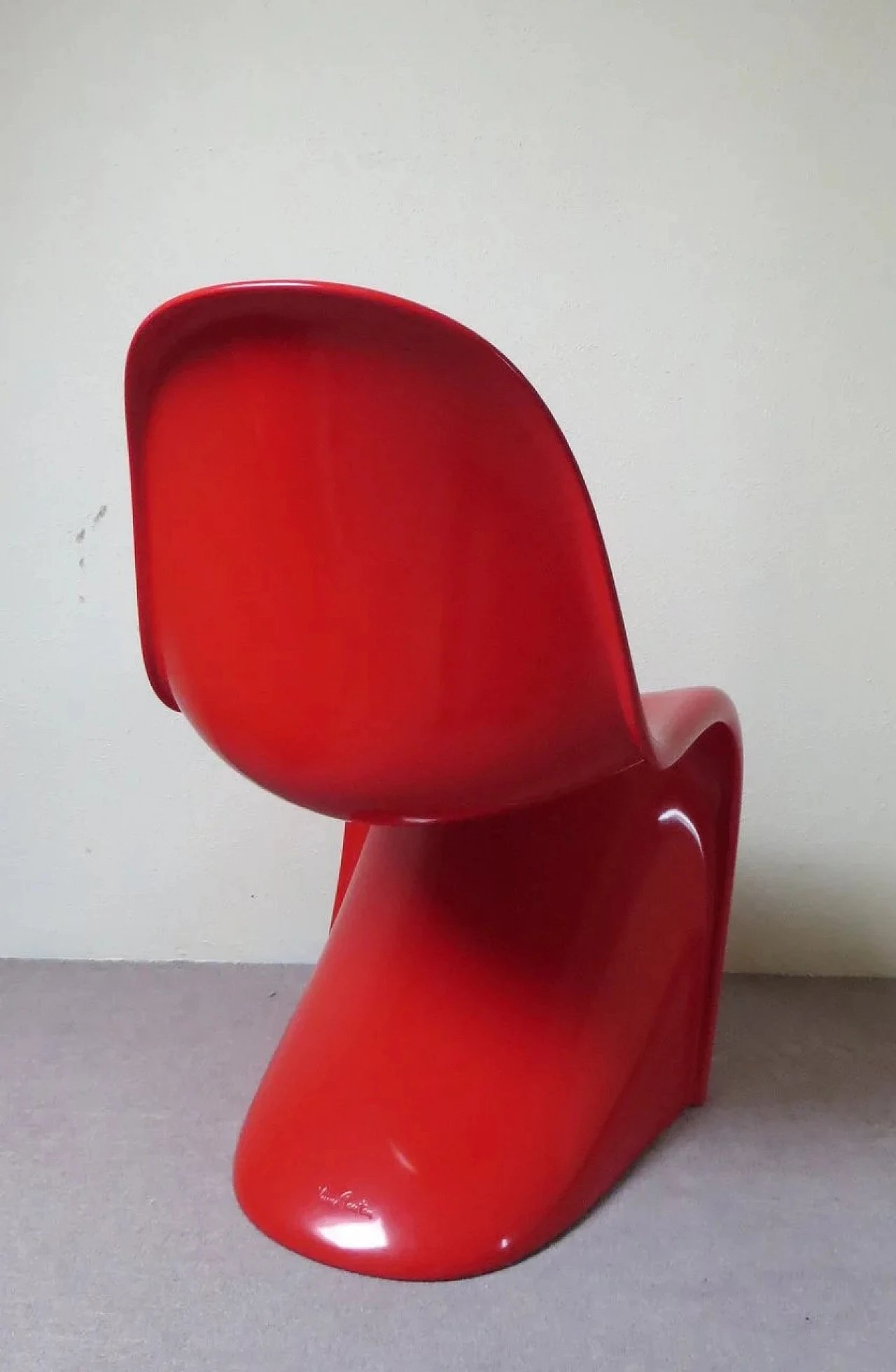 Pair of fiberglass S chairs by Panton Verner for Vitra, 1980s 5
