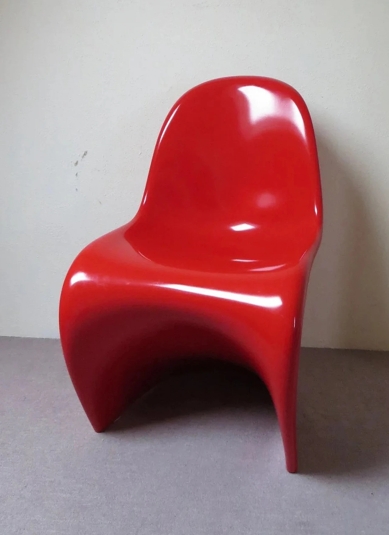 Pair of fiberglass S chairs by Panton Verner for Vitra, 1980s 6