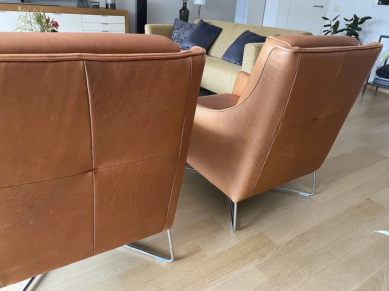 Pair of B903 Regina armchairs in leather by Natuzzi, 2000s 4