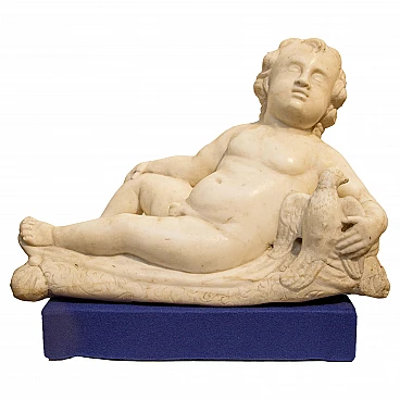 Putto sdraiato con colomba, scultura in marmo, '600