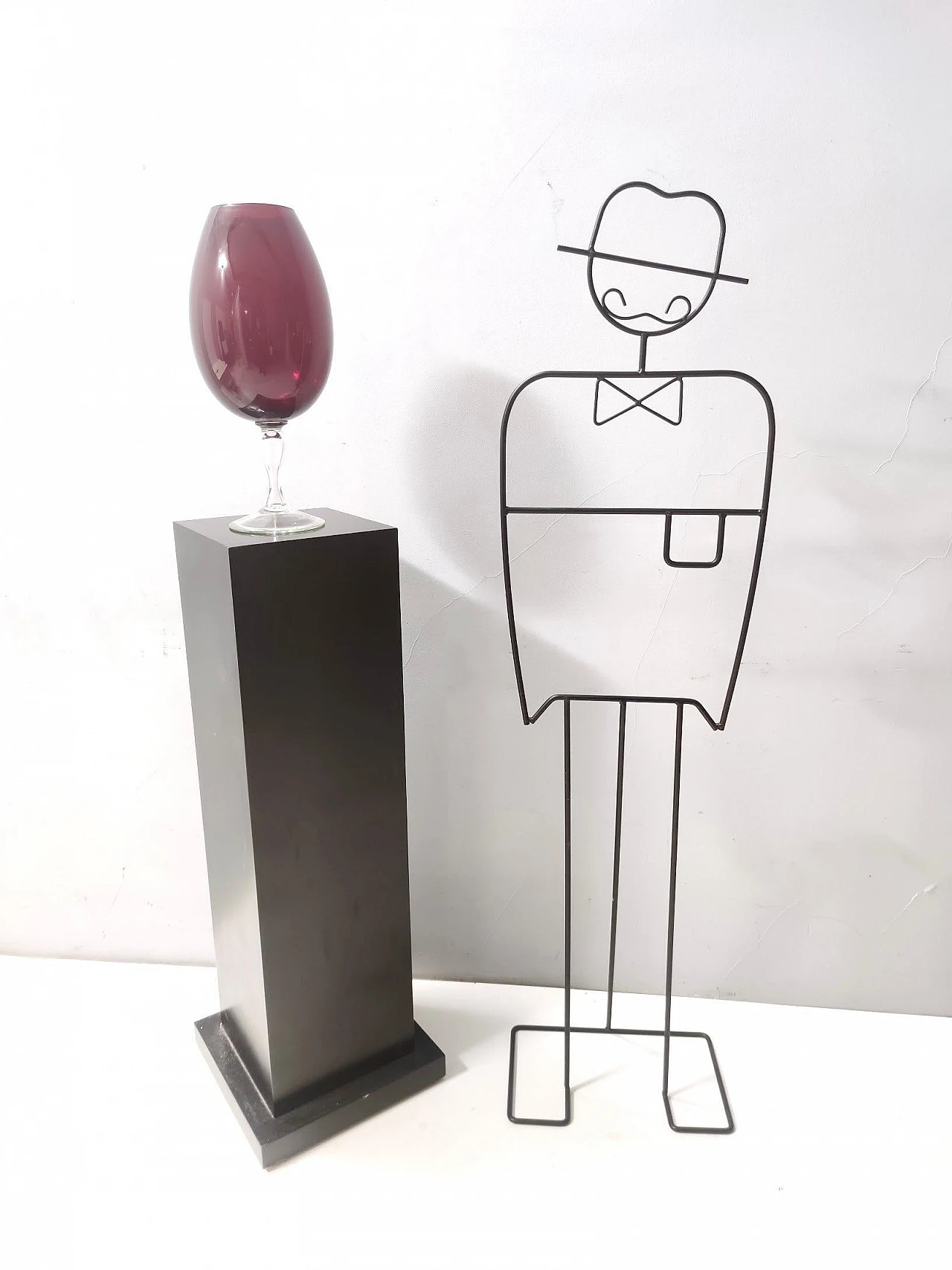 Vaso a bicchiere in vetro soffiato rosso cremisi, anni '60 5