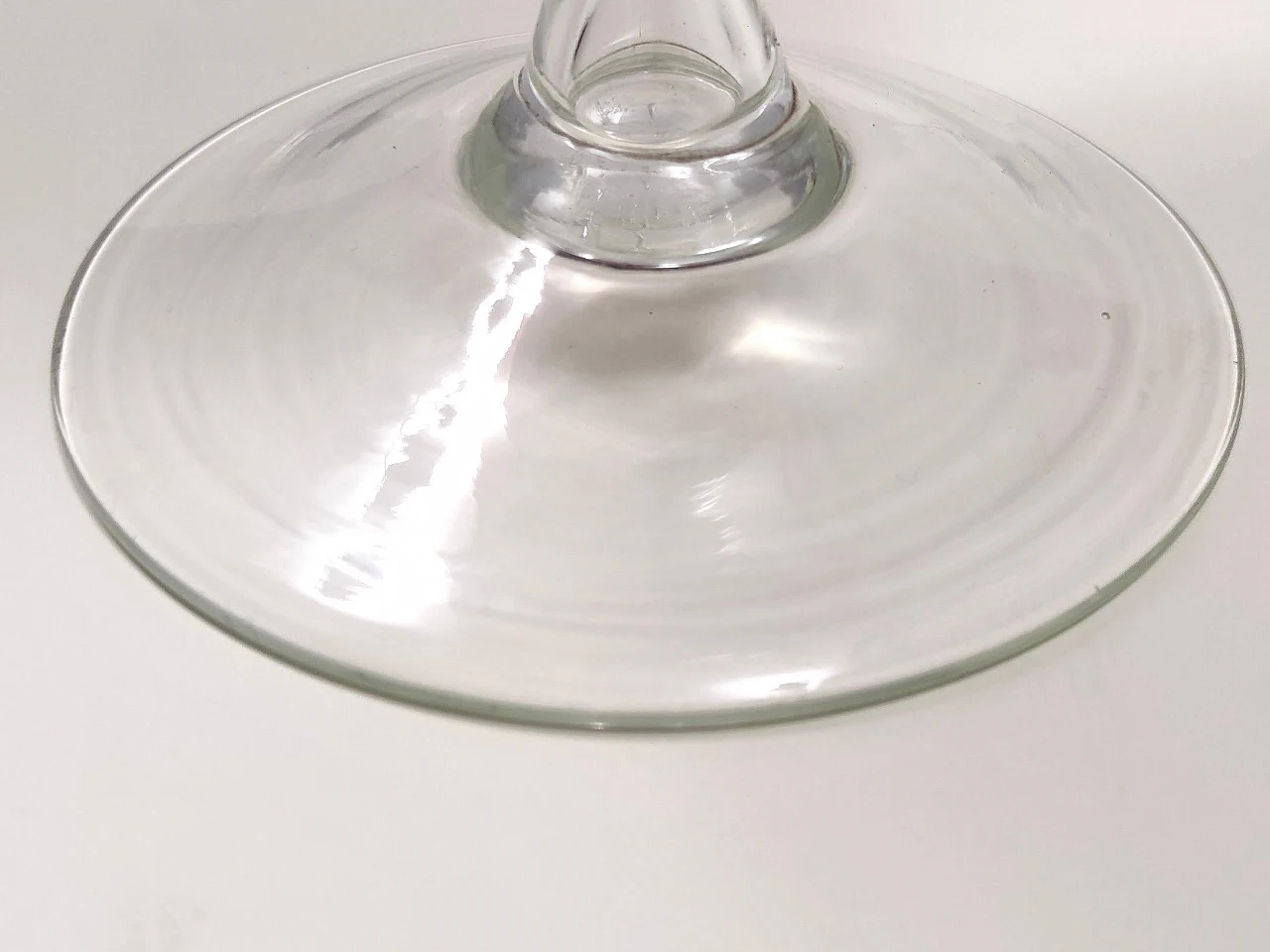 Vaso a bicchiere in vetro soffiato rosso cremisi, anni '60 9