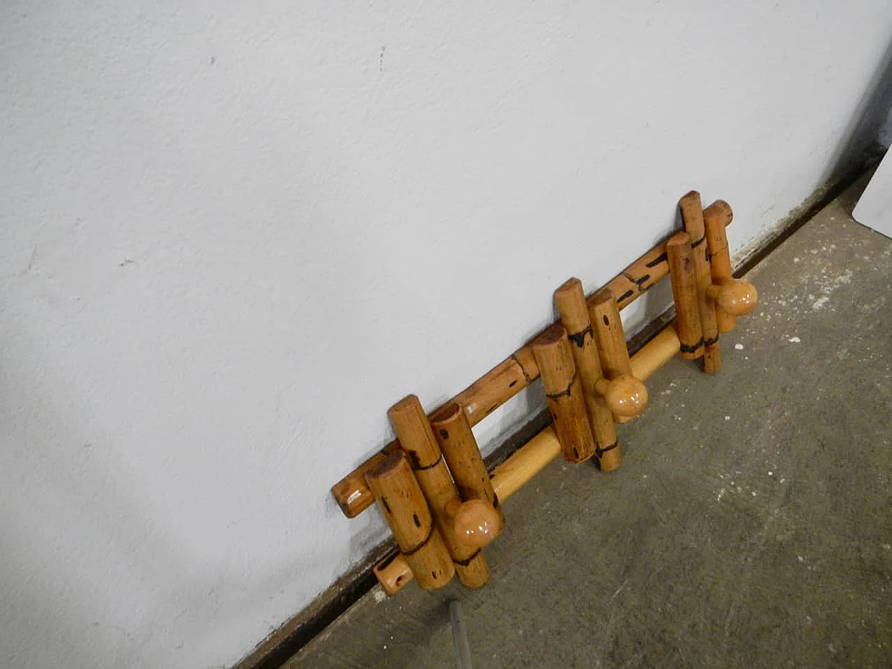 Appendiabiti da parete in bamboo, anni '60 2