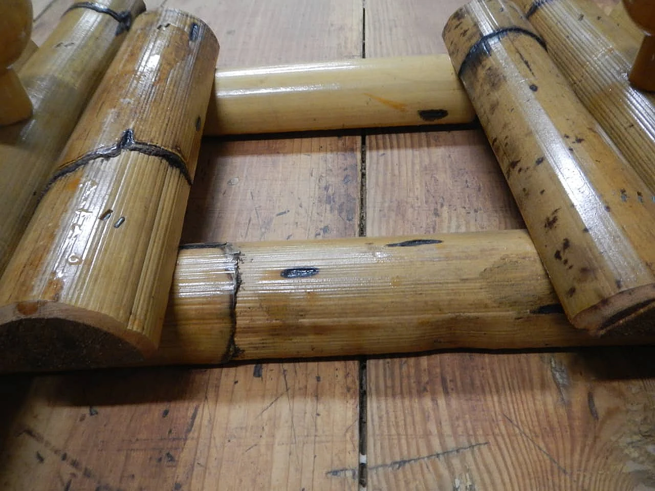 Appendiabiti da parete in bamboo, anni '60 9