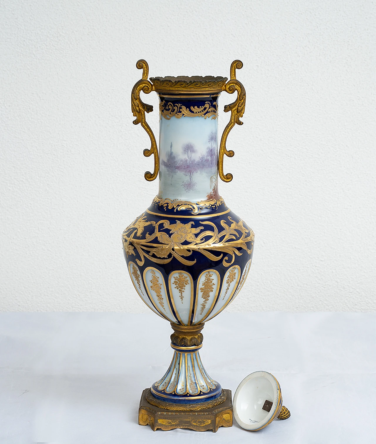 Napoleon III Sèvres porcelain and gilded bronze vase, 19th century 4