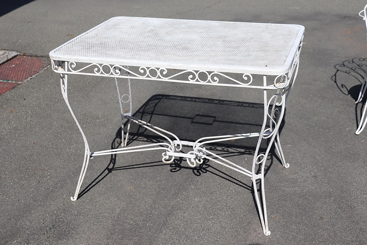 Tavolo e quattro sedie da giardino in ferro bianco, anni '70 8