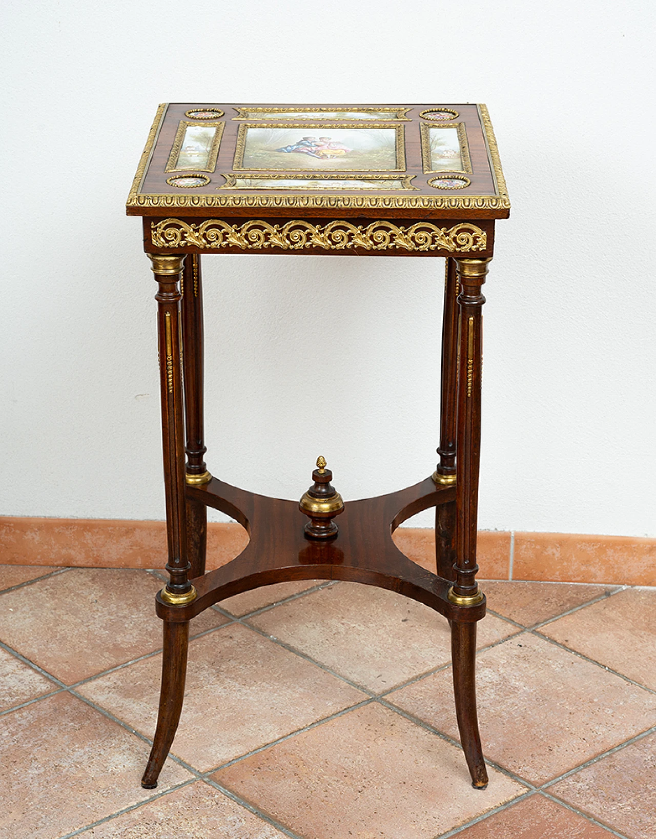 Tavolino Napoleone III in mogano e porcellana di Sèvres, '800 8