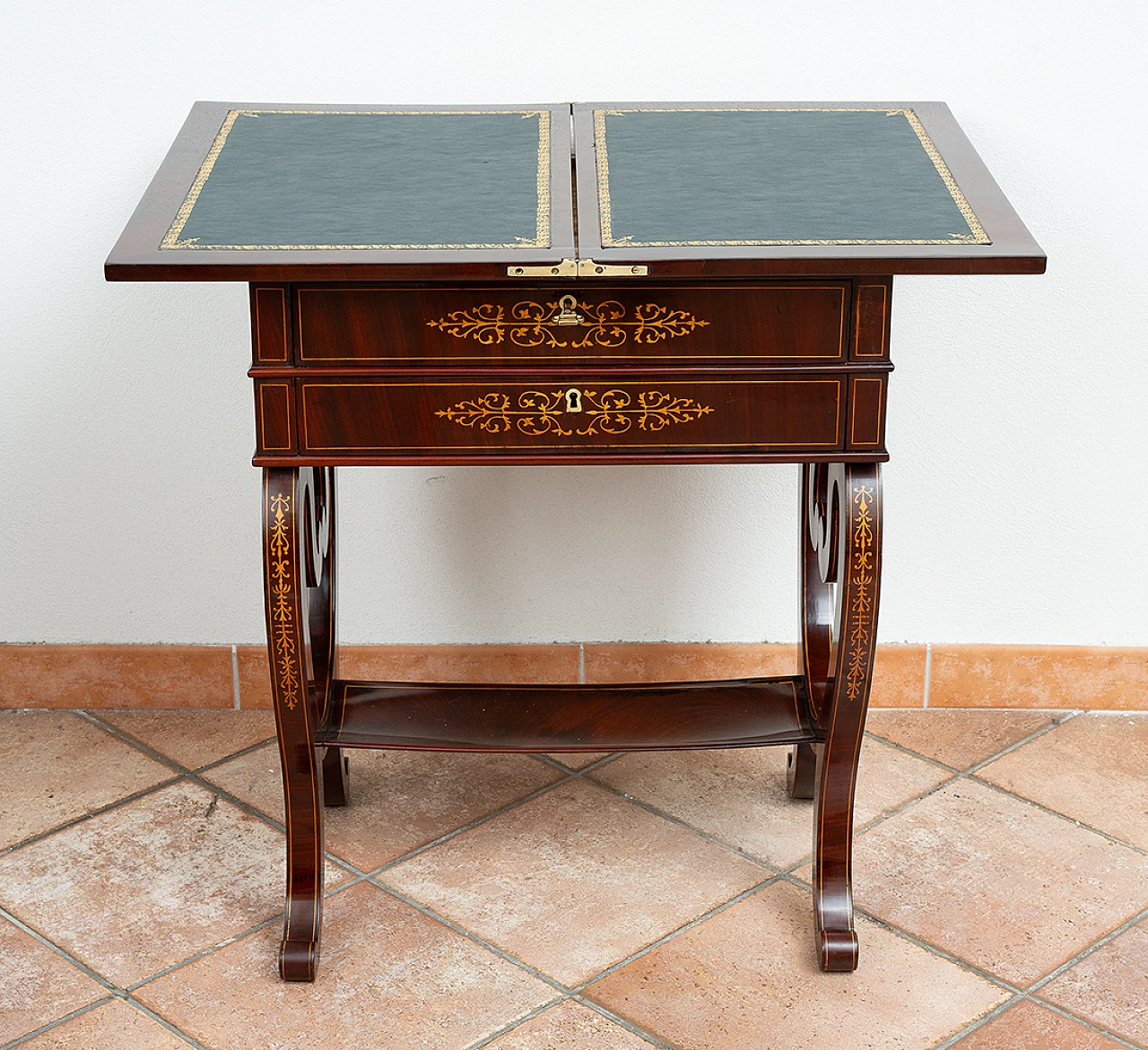 Neapolitan inlaid mahogany Smith game side table, 19th century 3