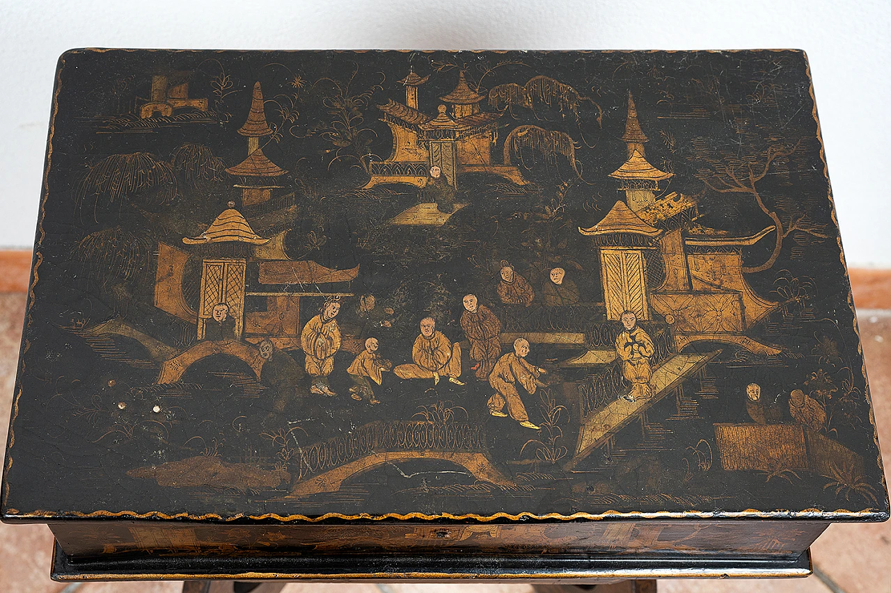 Chinese papier-mâché work side table, late 19th century 2