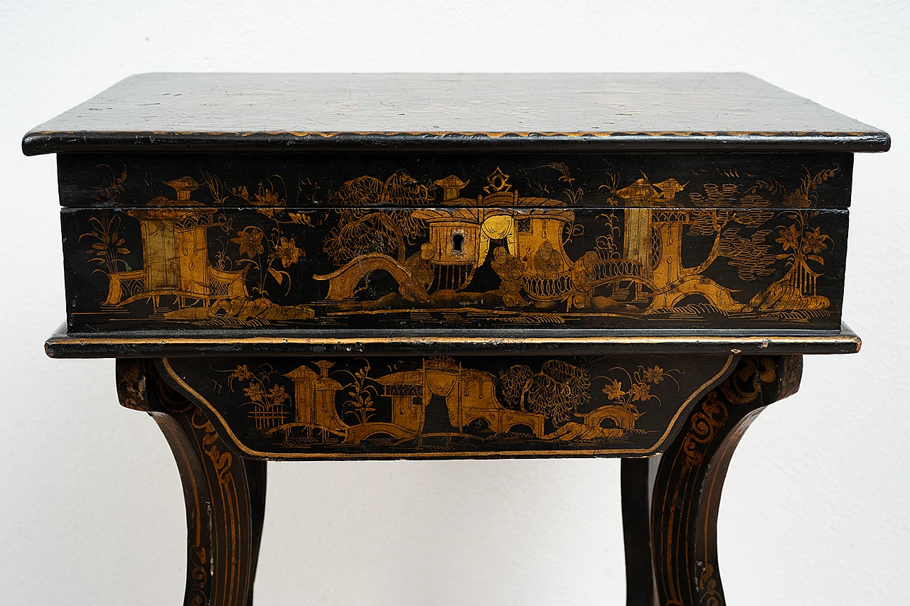 Chinese papier-mâché work side table, late 19th century 3