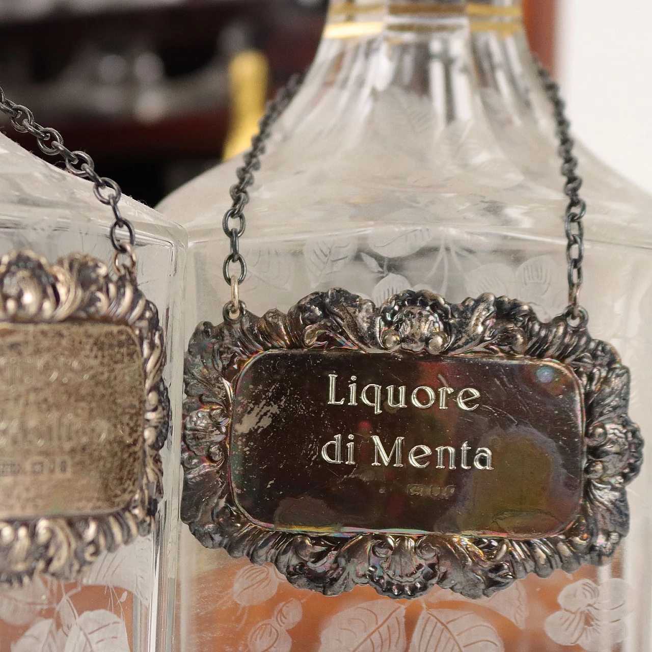Bois de rose wooden liquor box with glasses & bottles, 19th century 6