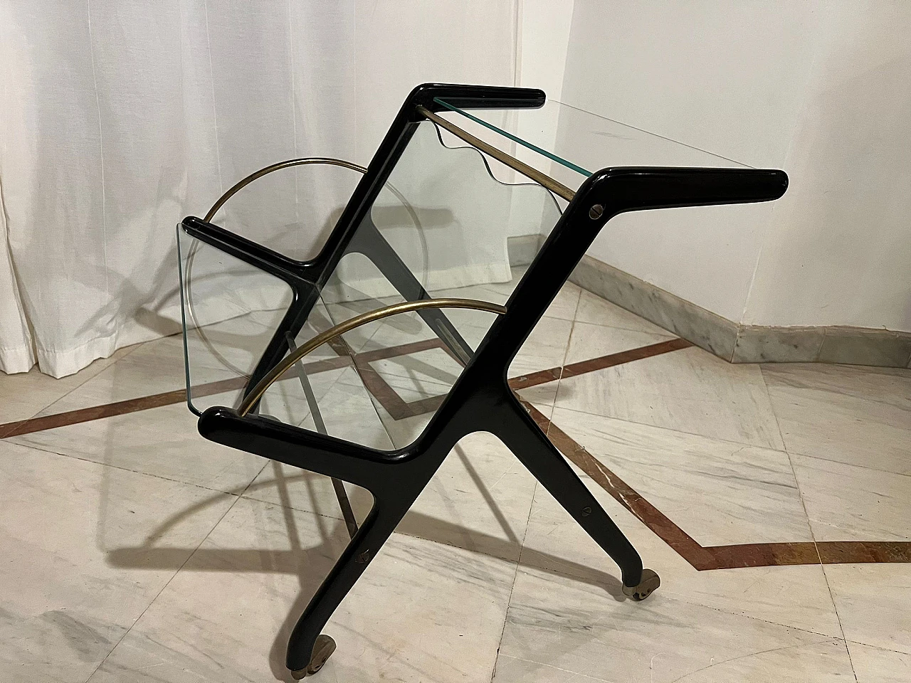 Magazine rack in walnut, glass and brass by Ico Parisi, 1950s 3