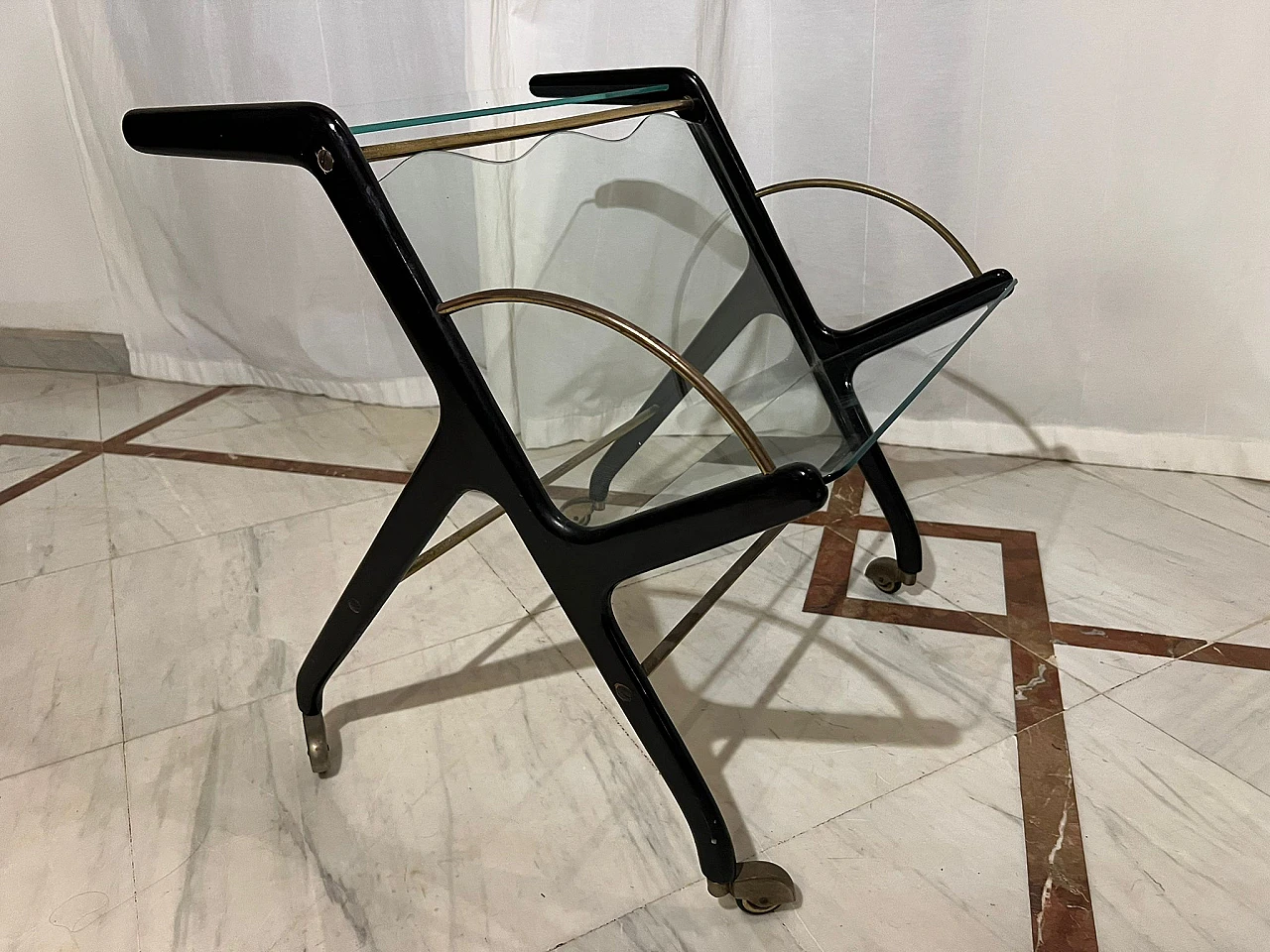 Magazine rack in walnut, glass and brass by Ico Parisi, 1950s 4