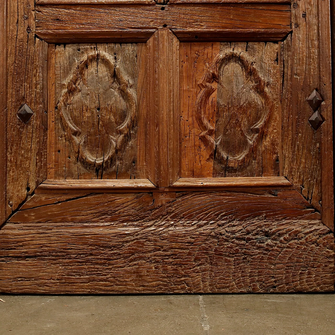 Carved walnut portal with spider's web panels, early 18th century 10