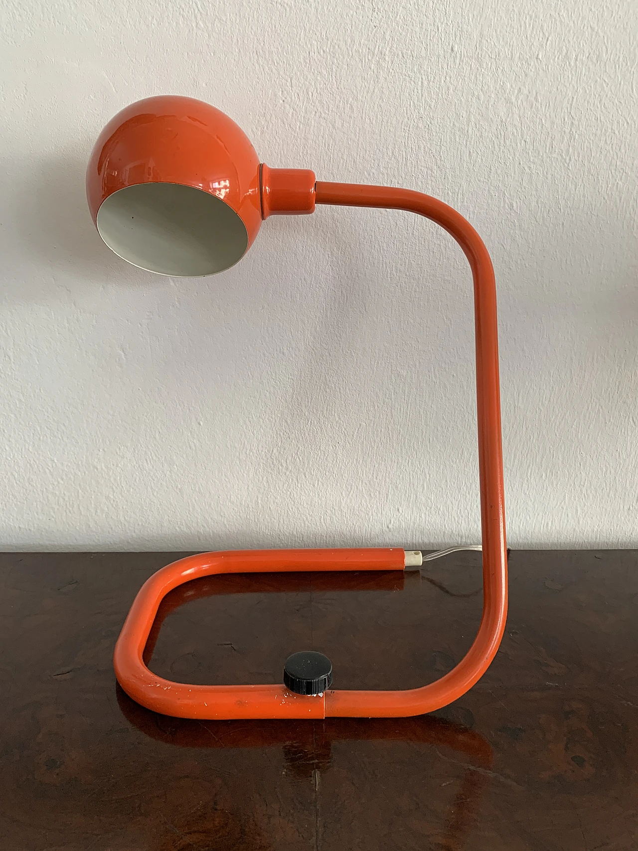 Lampada da tavolo Hebi arancione regolabile, anni '70 1