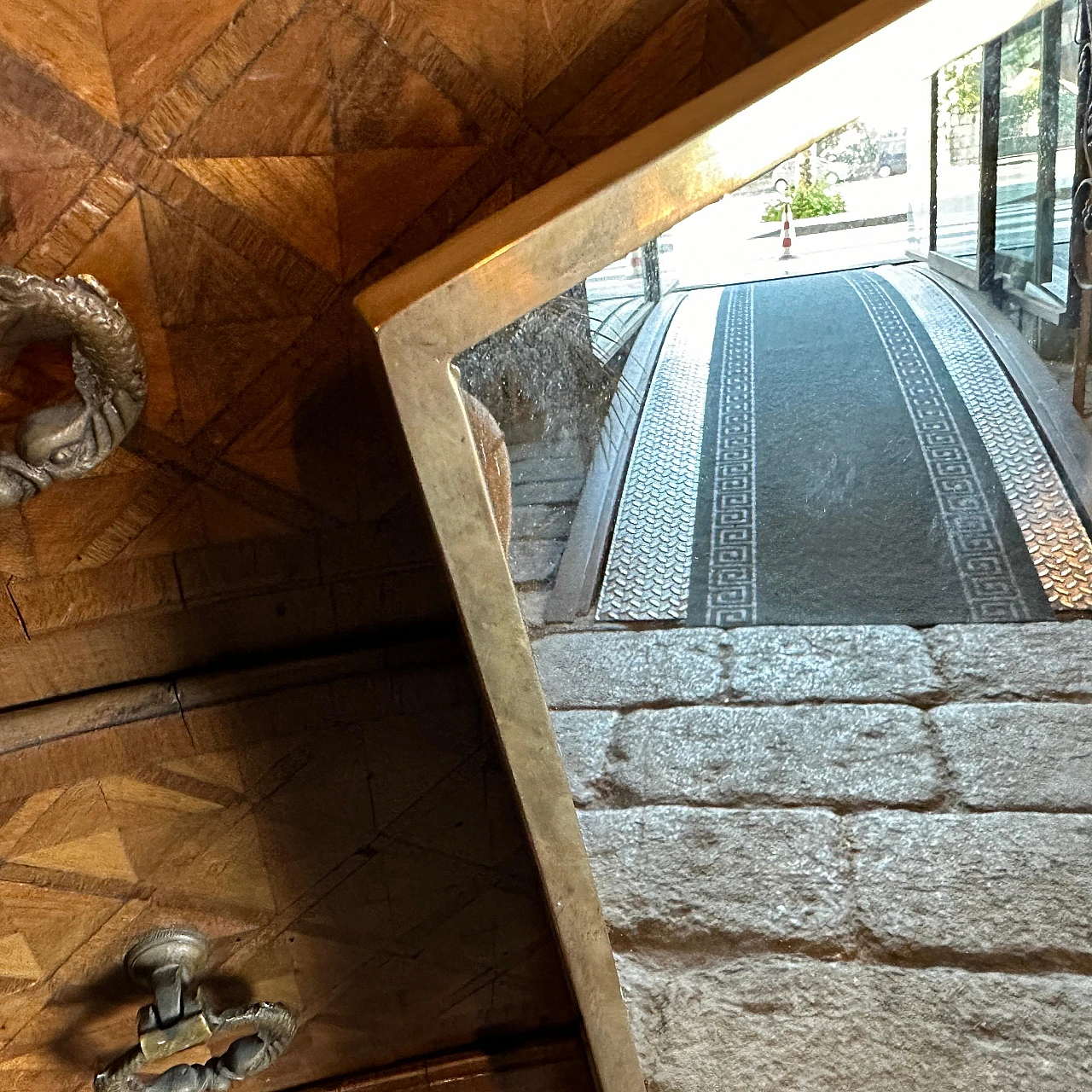 Specchio da parete in ottone alla maniera di Gio Ponti, anni '60 6