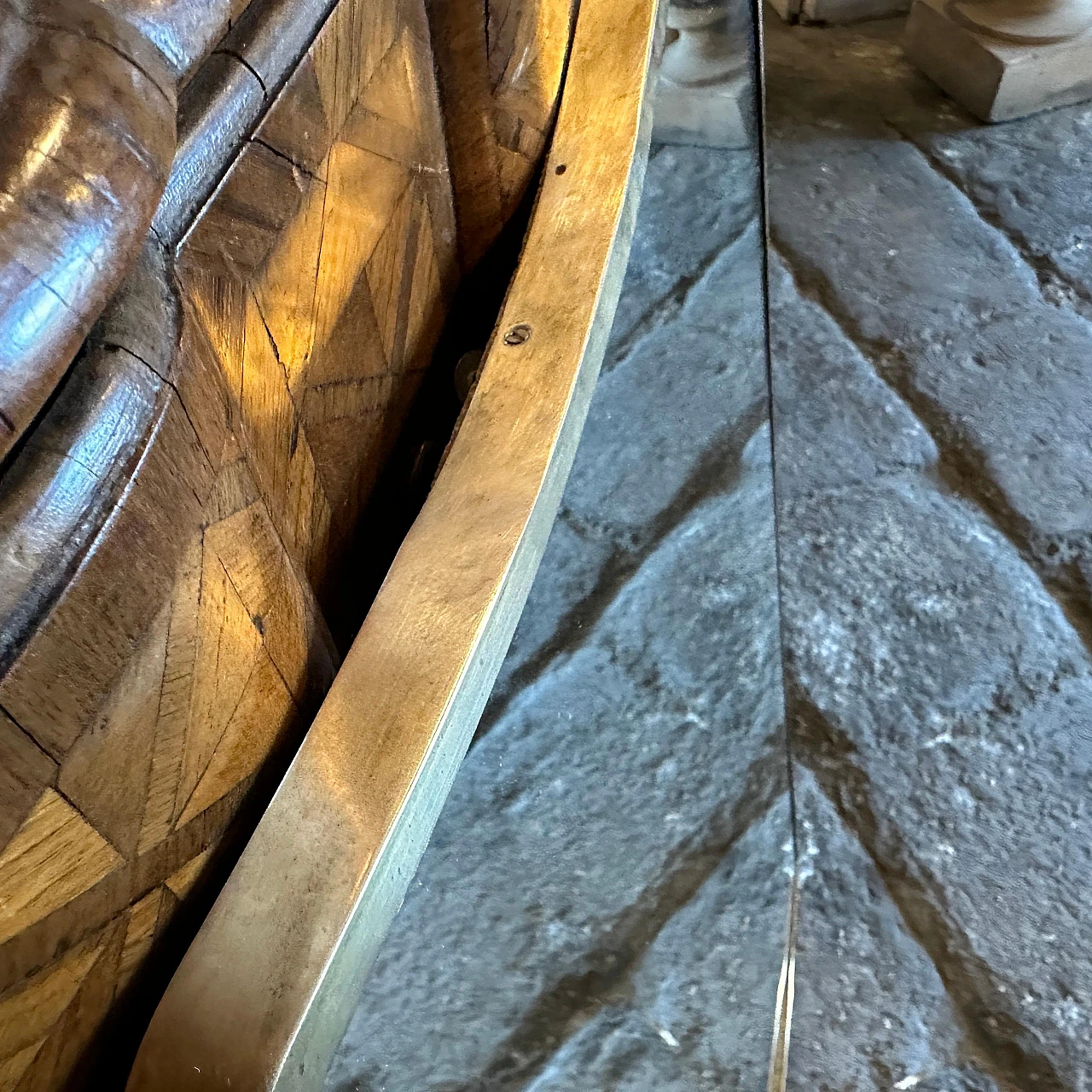 Specchio da parete in ottone alla maniera di Gio Ponti, anni '60 7