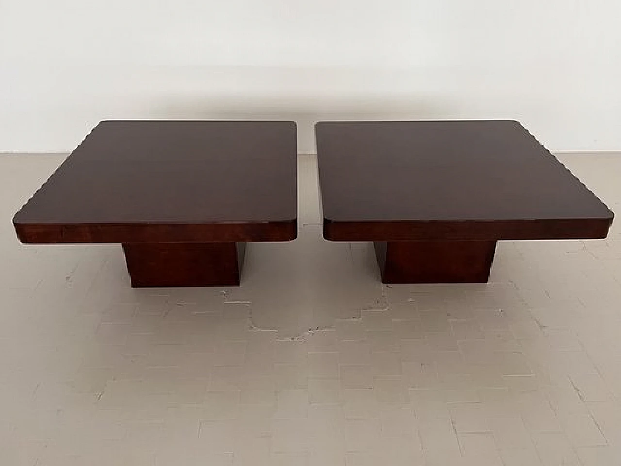 Coppia di tavolini in pergamena laccata di Aldo Tura, anni '70 16