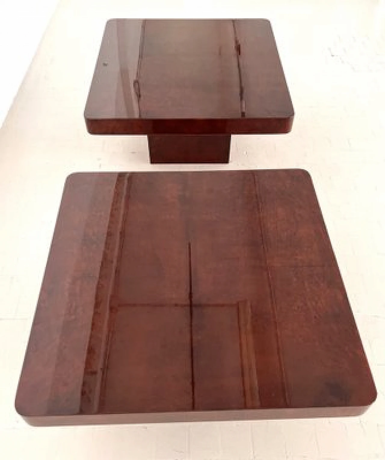Coppia di tavolini in pergamena laccata di Aldo Tura, anni '70 18