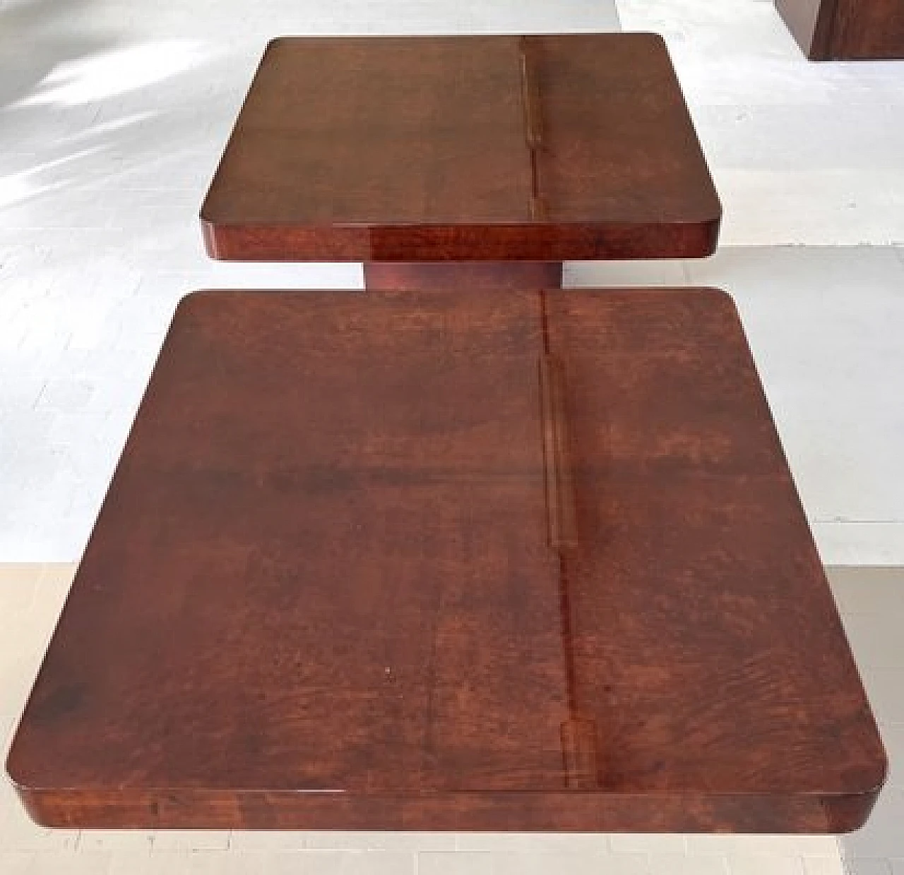 Coppia di tavolini in pergamena laccata di Aldo Tura, anni '70 25