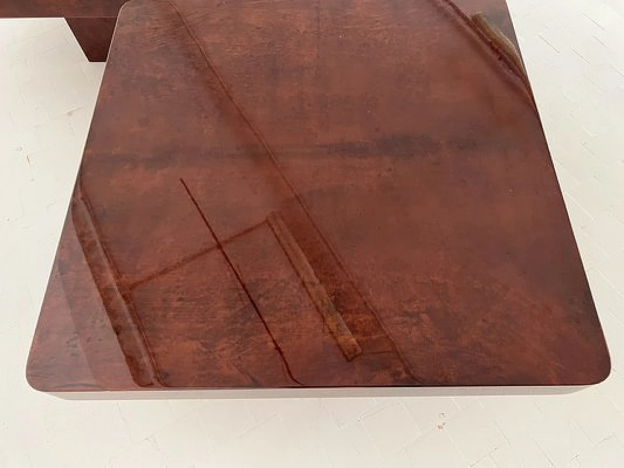 Tavolino in pergamena laccata di Aldo Tura, anni '70 3