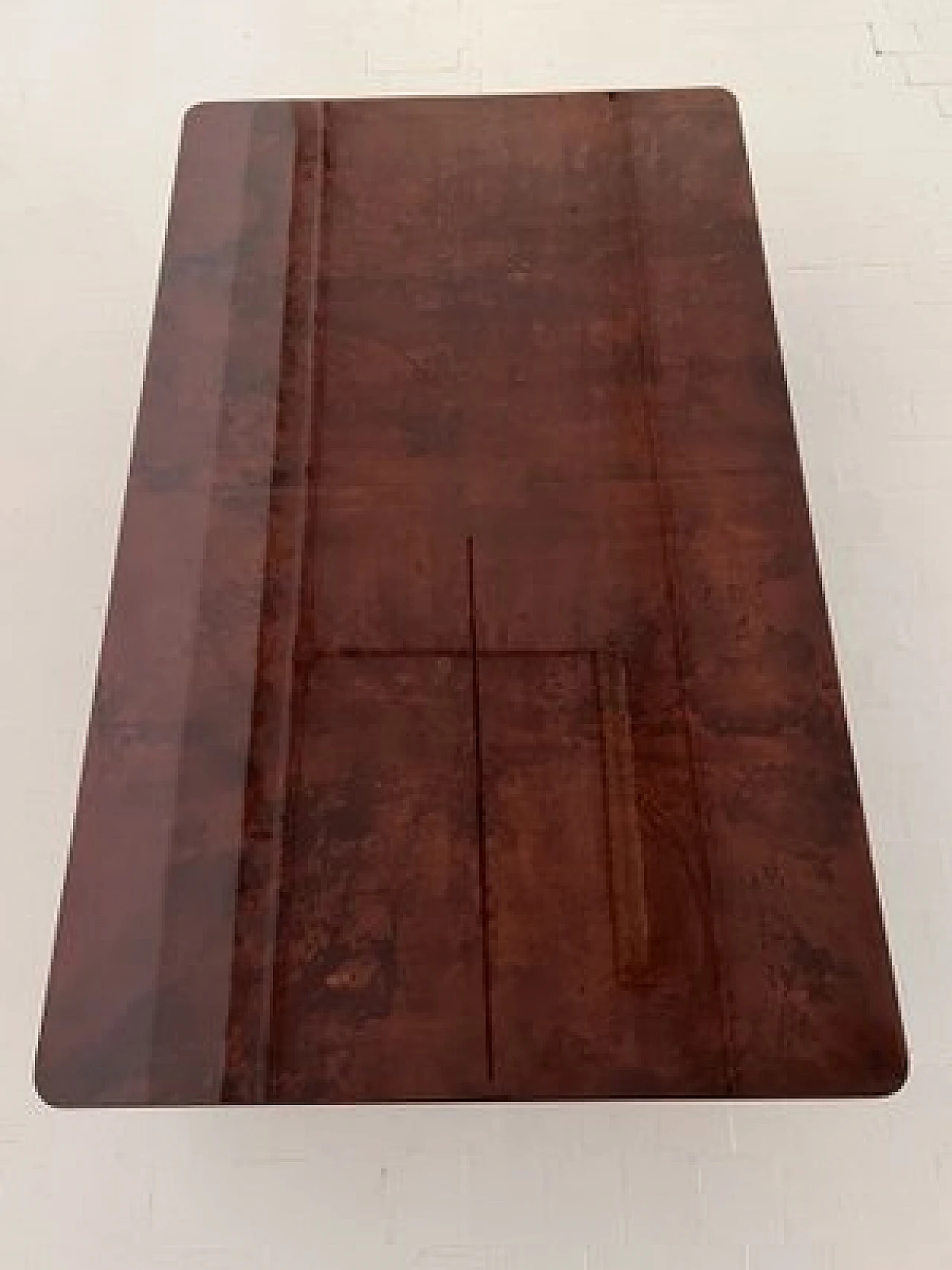 Tavolino in pergamena laccata di Aldo Tura, anni '70 10