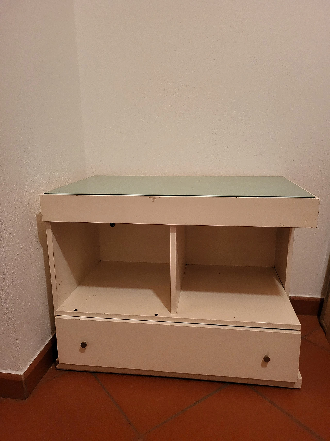 White bedside table with glass top by C. Salocchi for Sormani, 1969 1