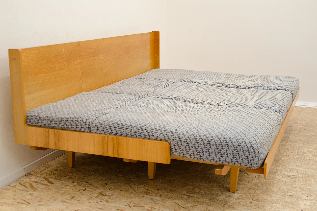 Czechoslovakian beech and fabric sofa bed, 1960s 14