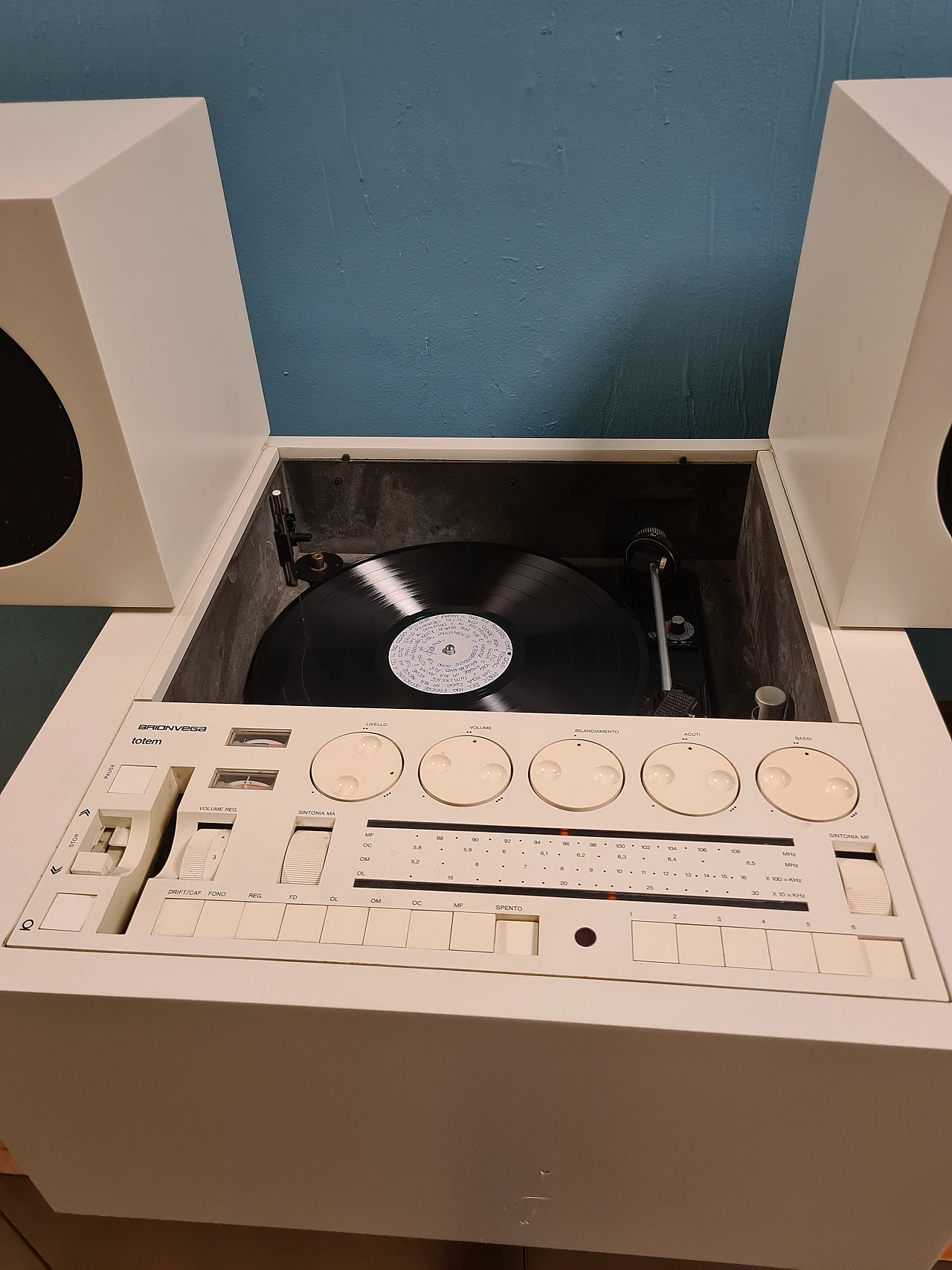 Totem RR-130 radio di Mario Bellini per Brionvega, anni '70 16