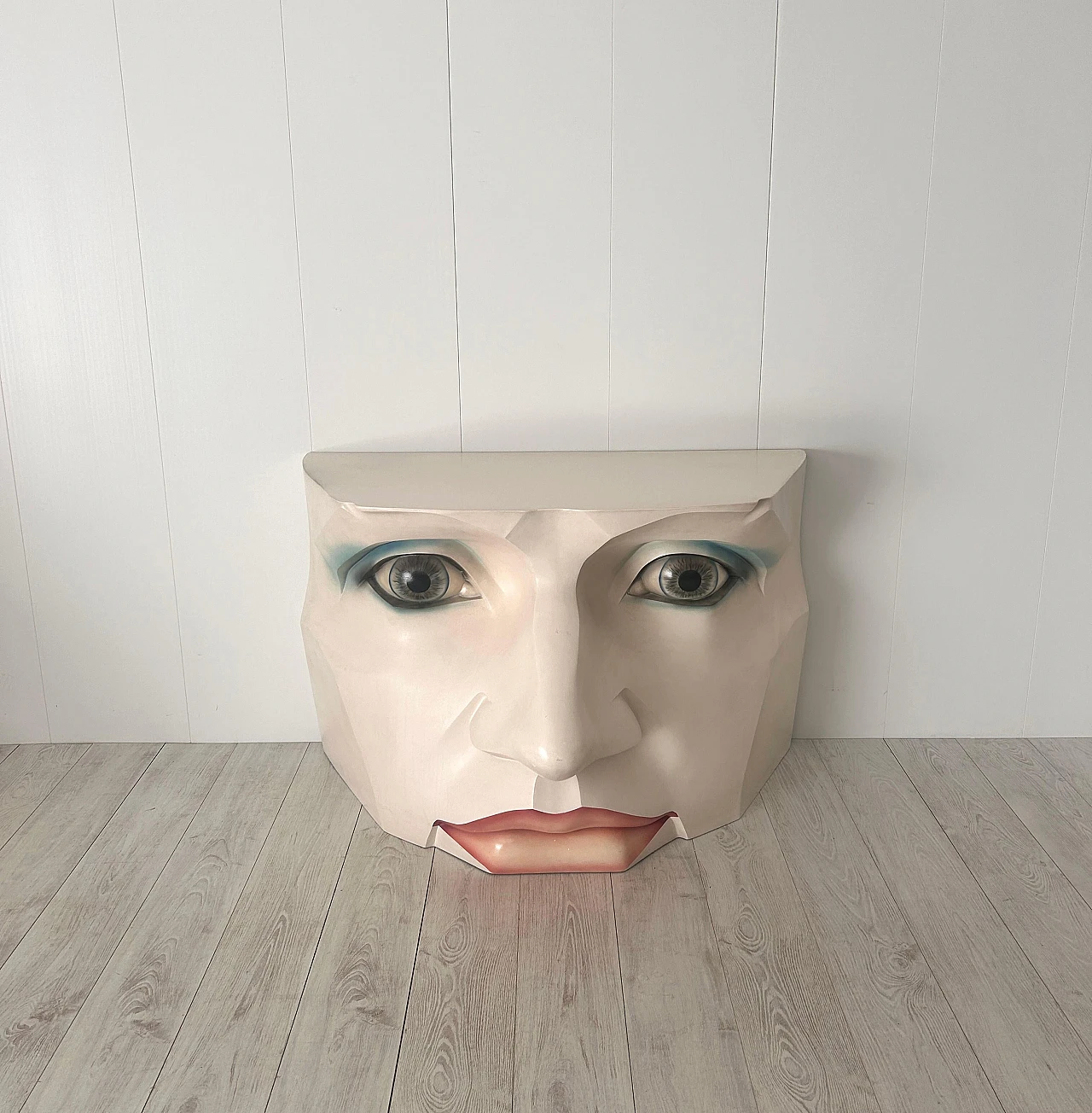 Consolle scultorea in vetroresina con volto femminile, anni '80 3