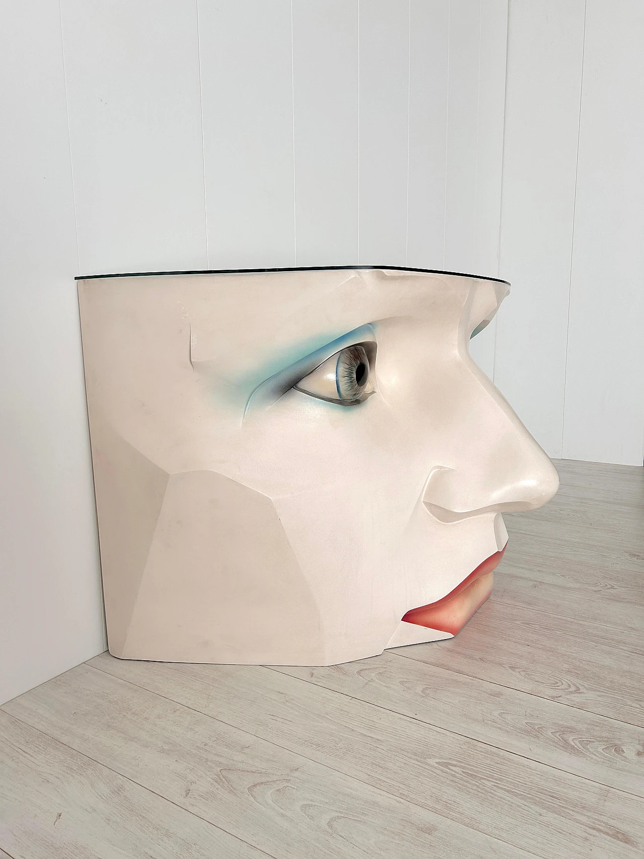 Consolle scultorea in vetroresina con volto femminile, anni '80 7