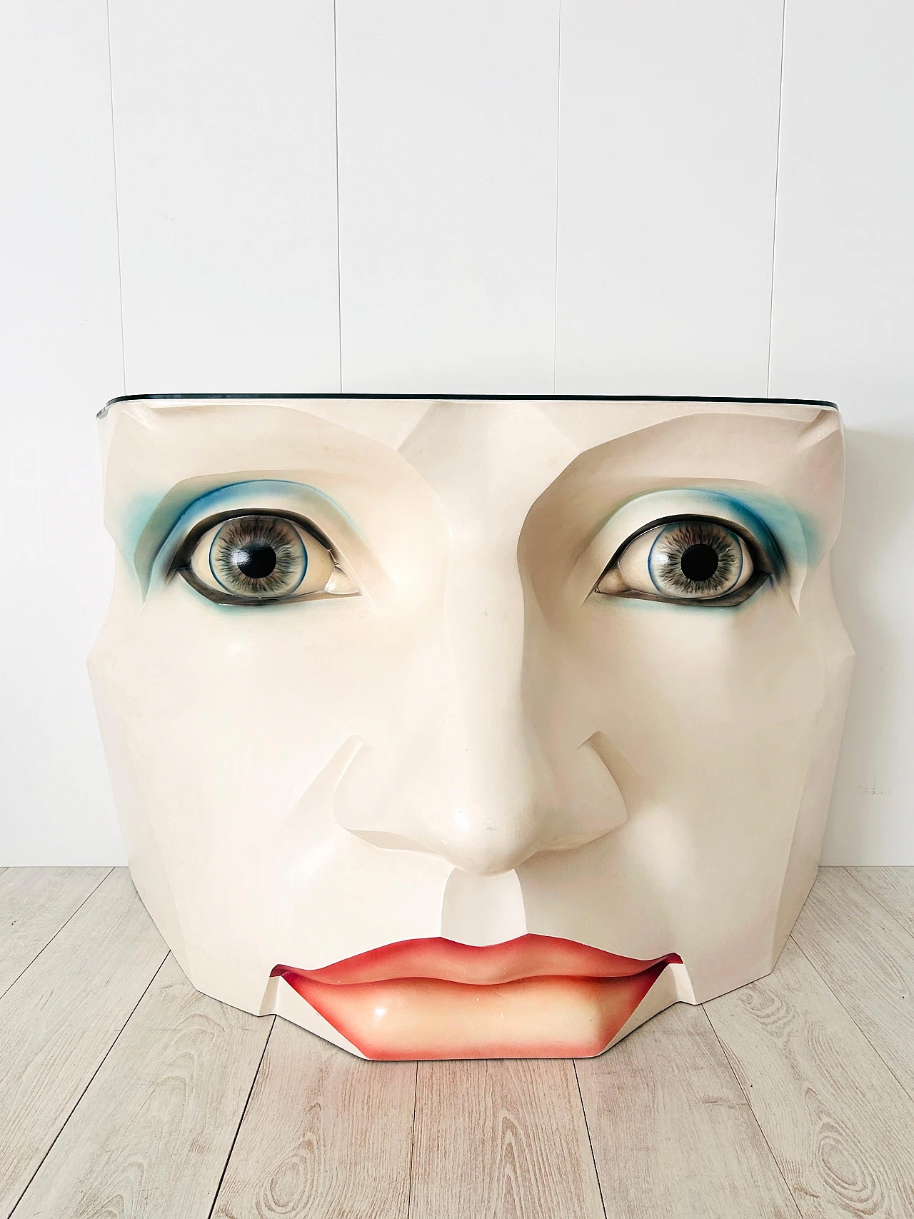 Consolle scultorea in vetroresina con volto femminile, anni '80 11