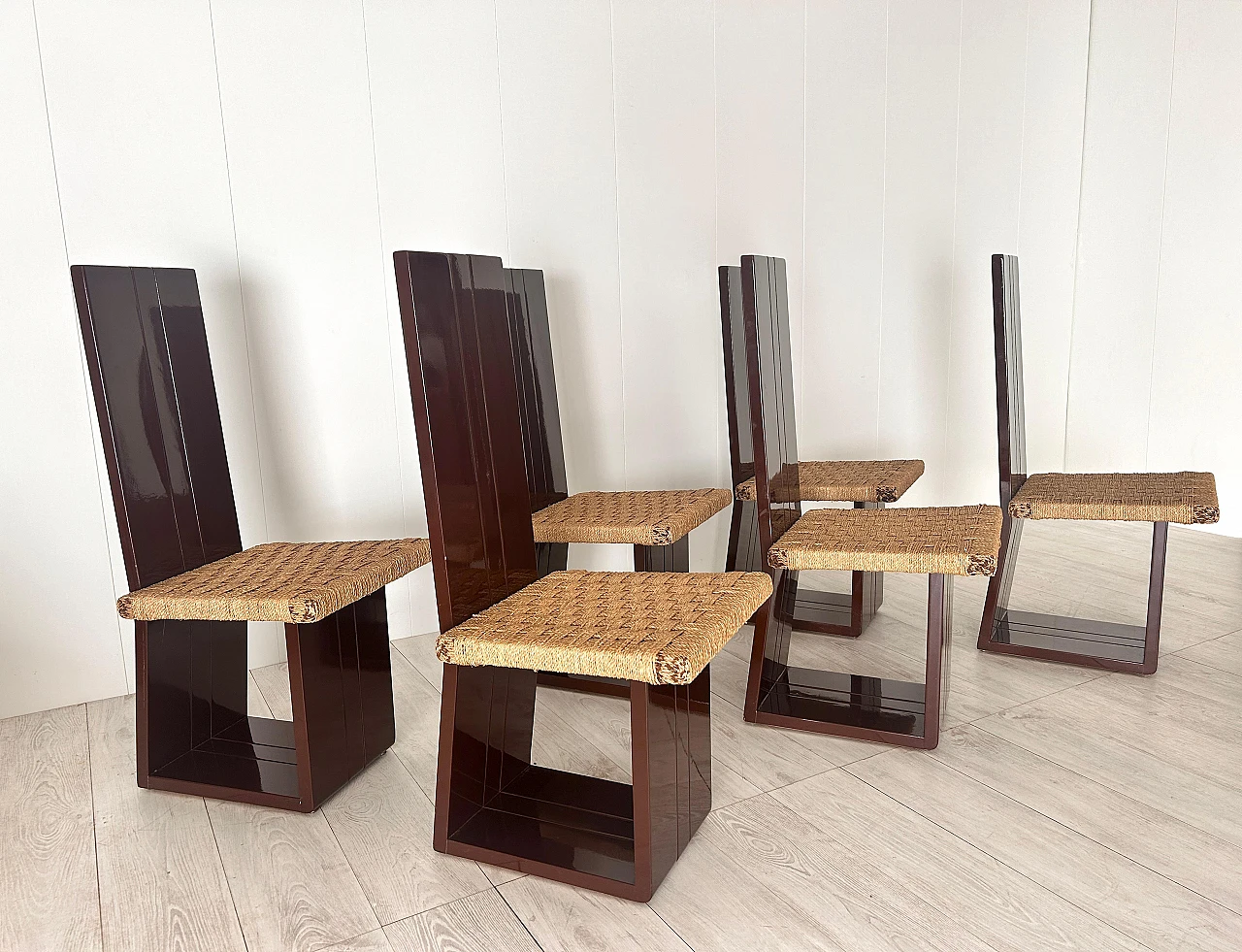 6 Chairs in lacquered wood and straw, 1970s 6