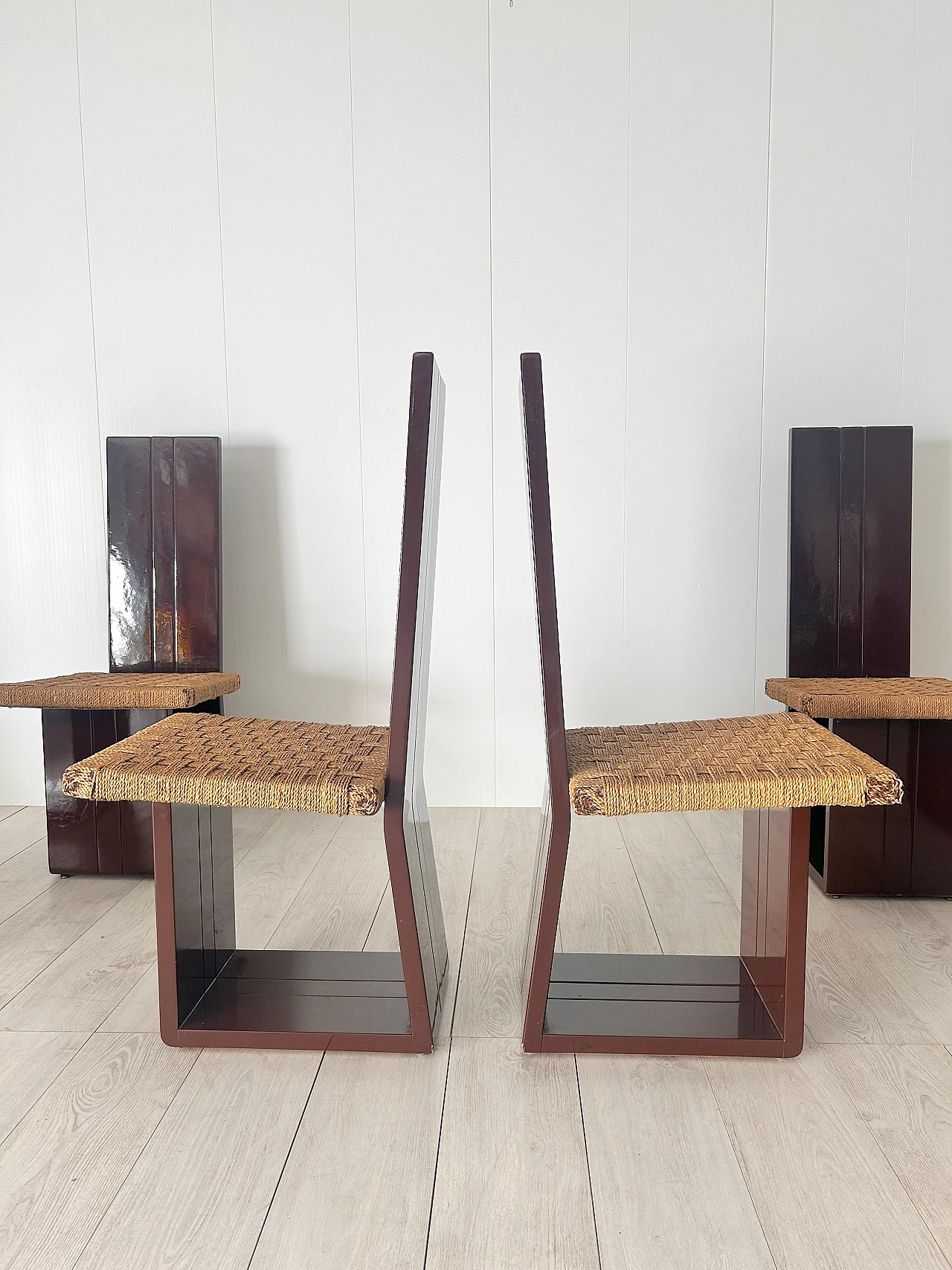 6 Chairs in lacquered wood and straw, 1970s 10