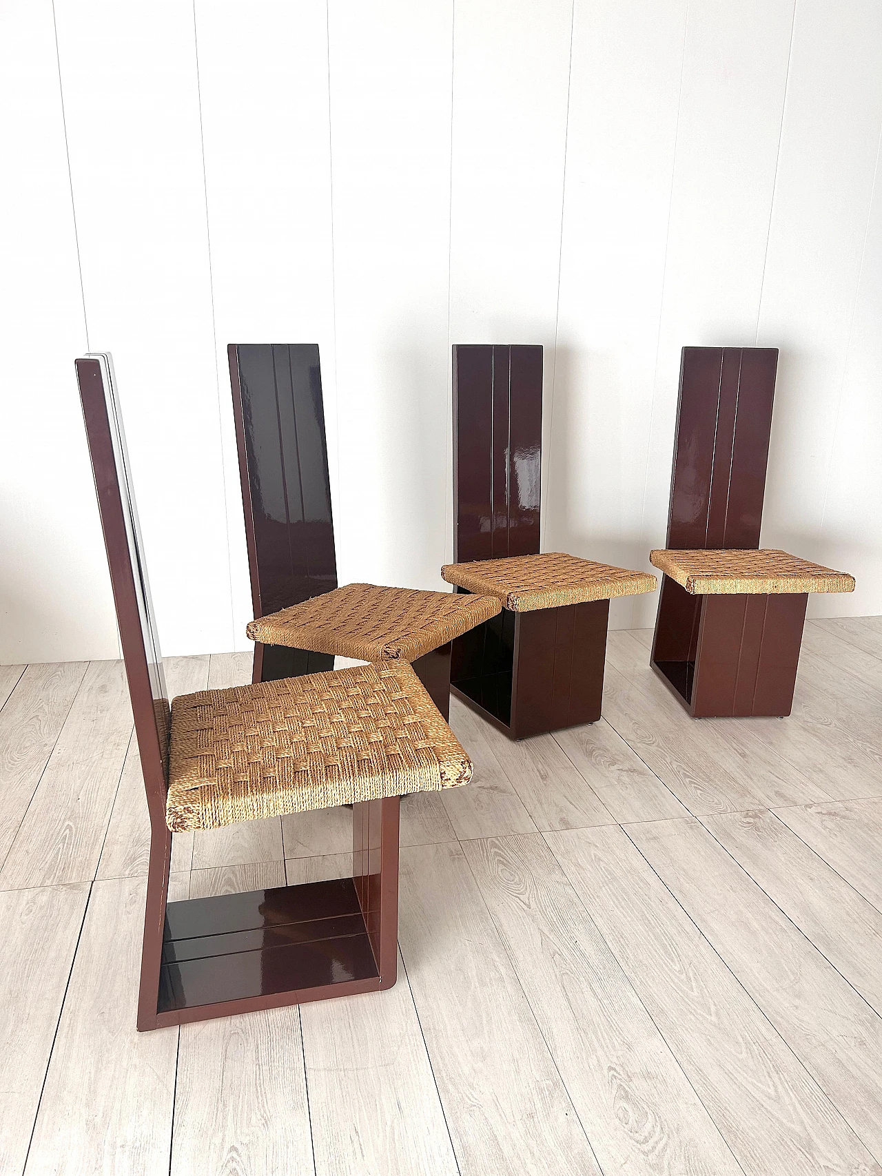 6 Chairs in lacquered wood and straw, 1970s 12