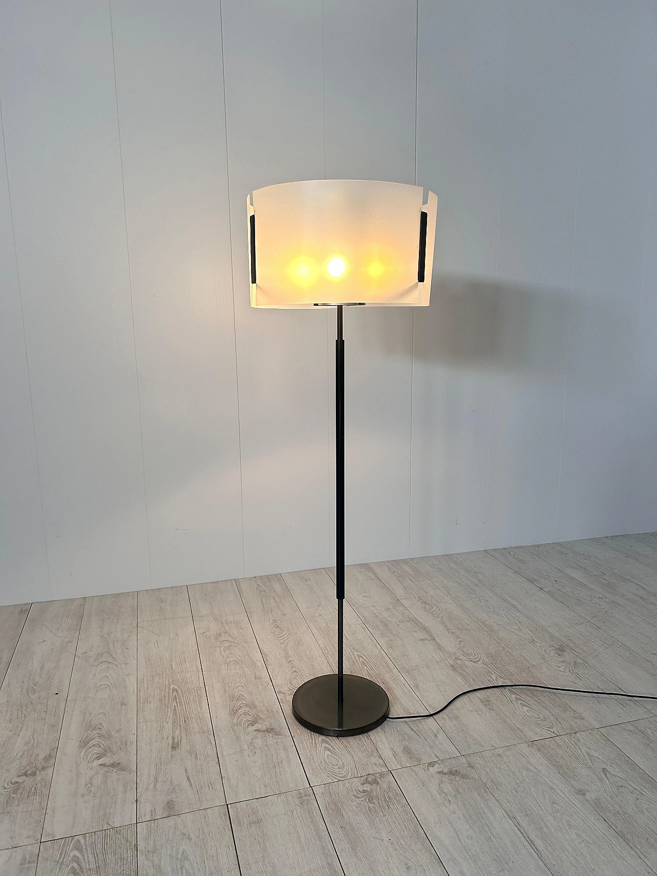 Floor lamp by Giuseppe Ostuni for Oluce, 1950s 12
