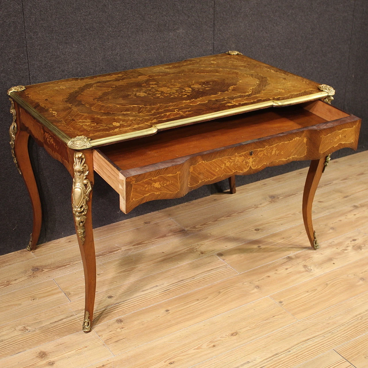 Scrittoio stile Napoleone III in legno intarsiato, bronzo e ottone 4