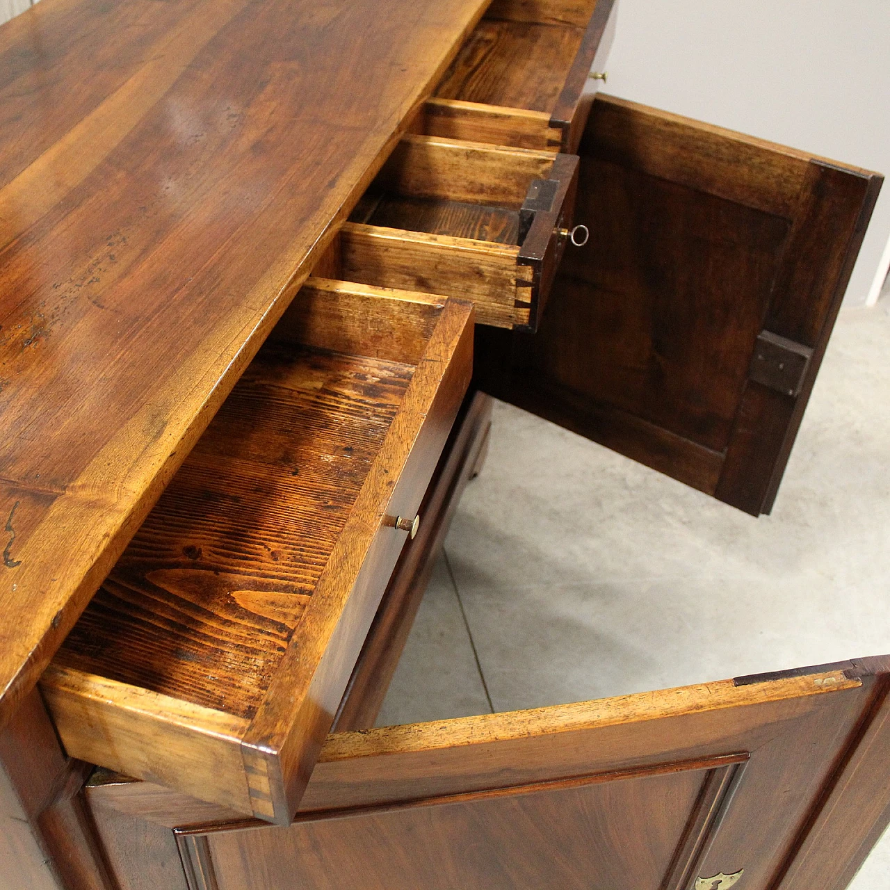 Louis Philippe walnut sideboard, mid-19th century 3