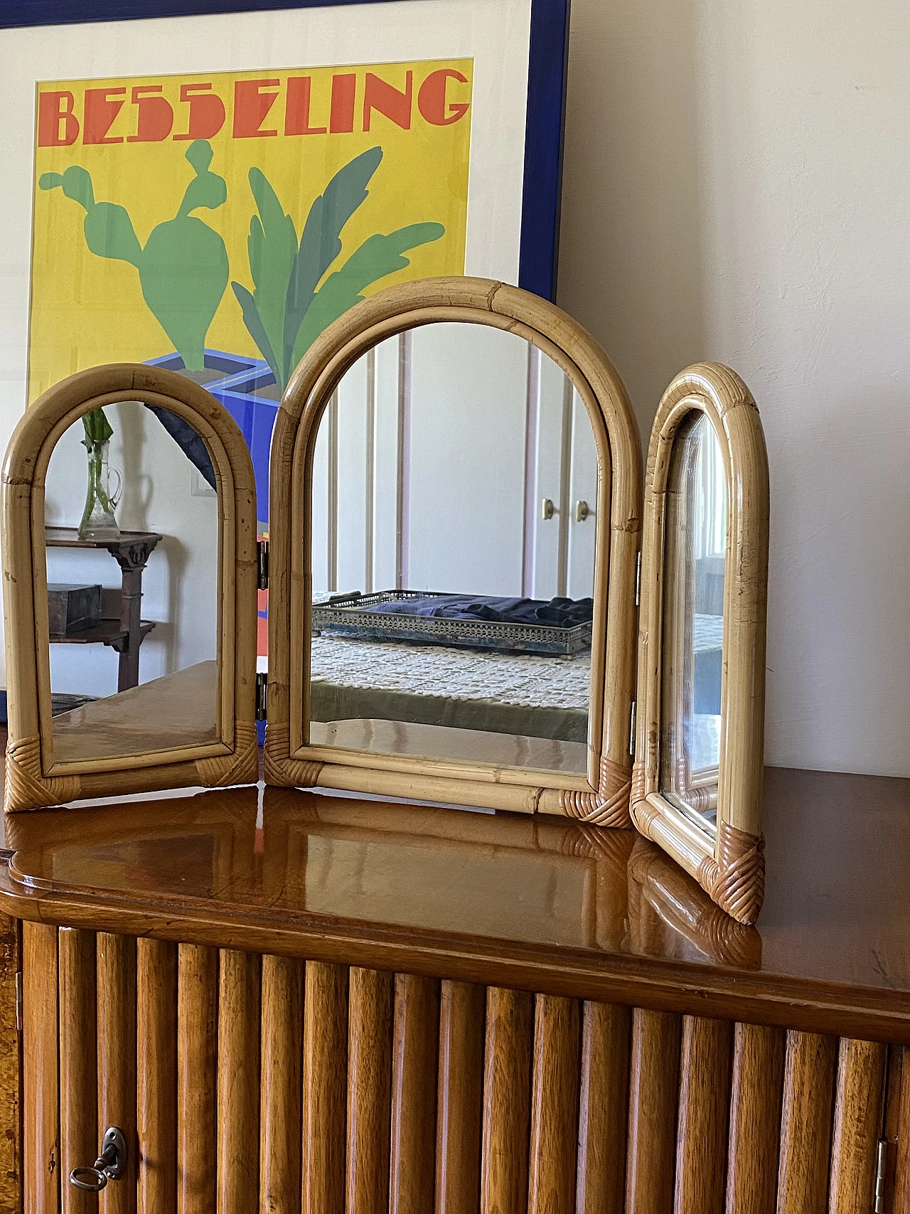 Specchio da tavolo a tre ante in bambù, anni '60 3