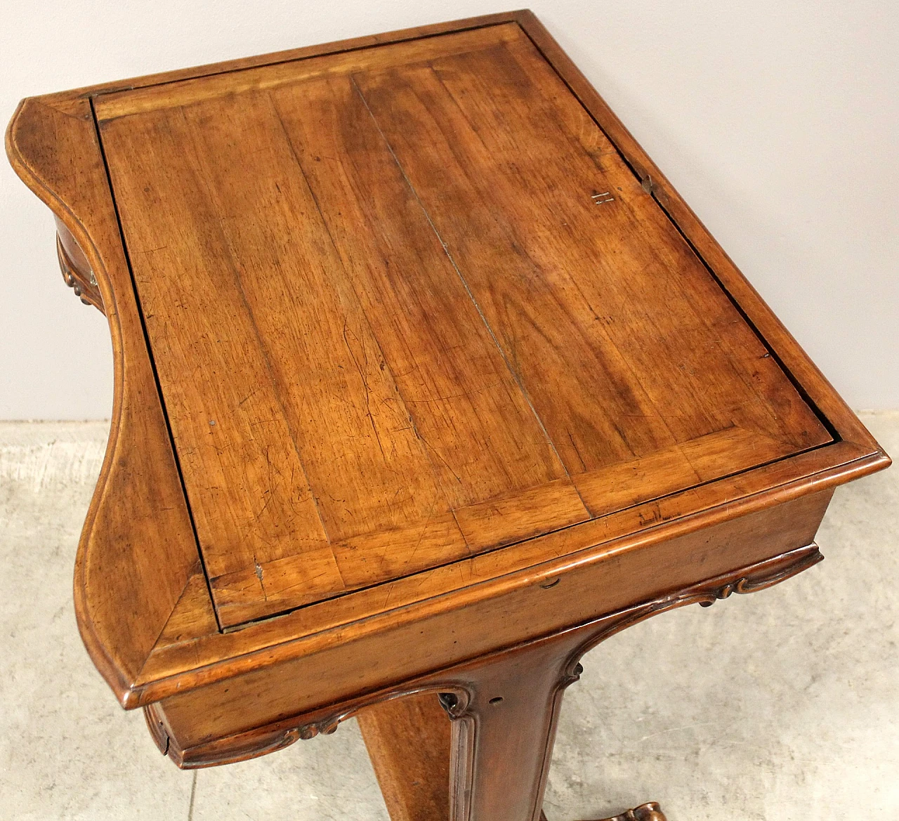 Solid walnut writing desk with lectern, mid-19th century 8