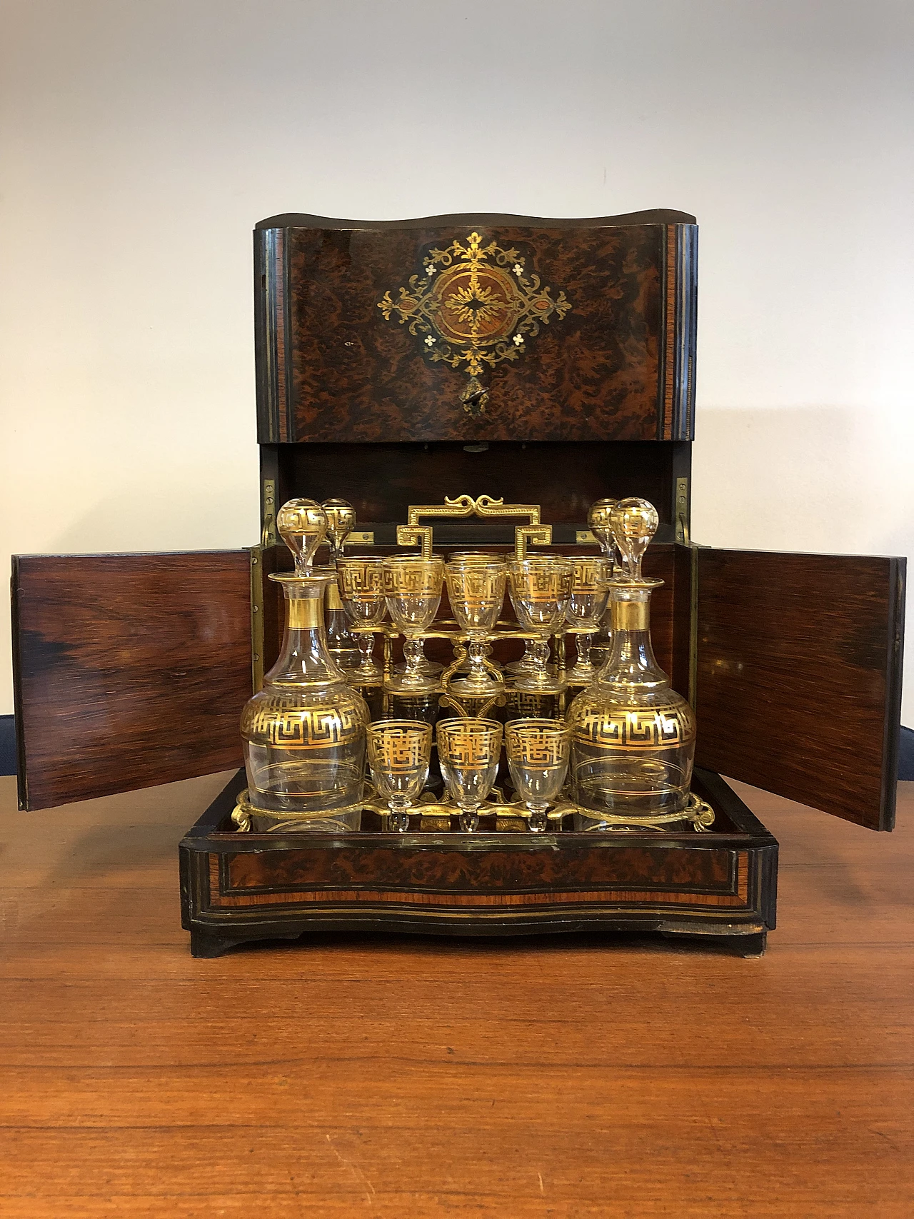 Napoleon III Thuja-root liquor box, 19th century 3