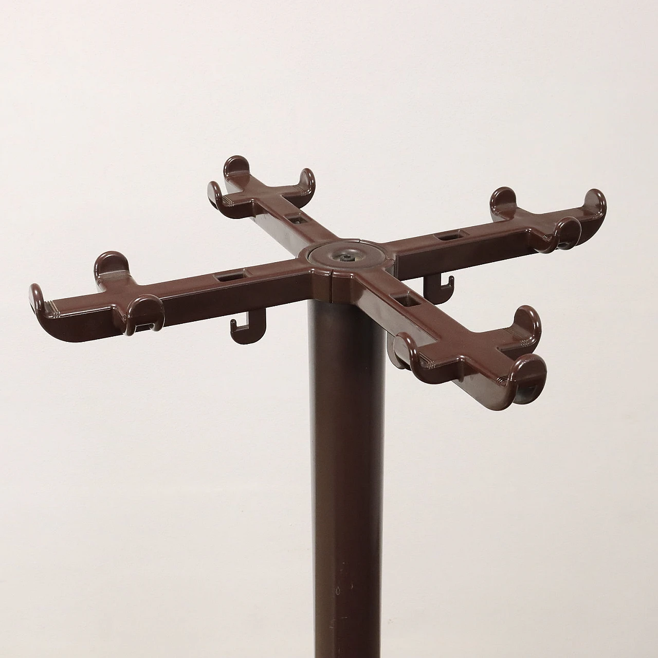 Pair of coat stands by Ettore Sottsass for Olivetti, 1970s 4