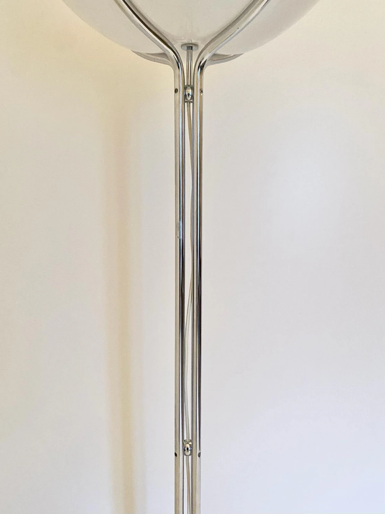 Quadrifoglio floor lamp by Gae Aulenti for Guzzini, 1970s 14